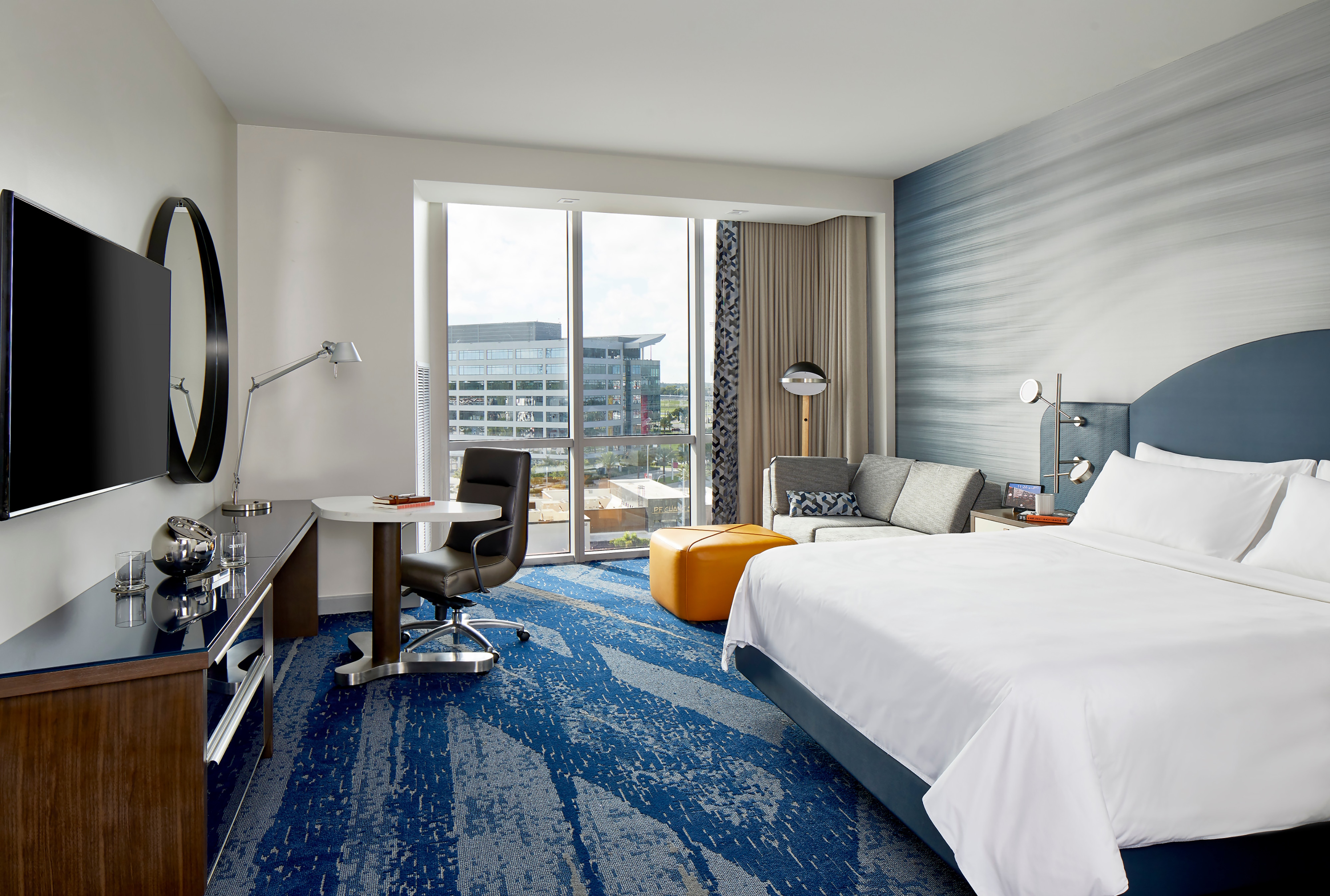 King Guest Room with view