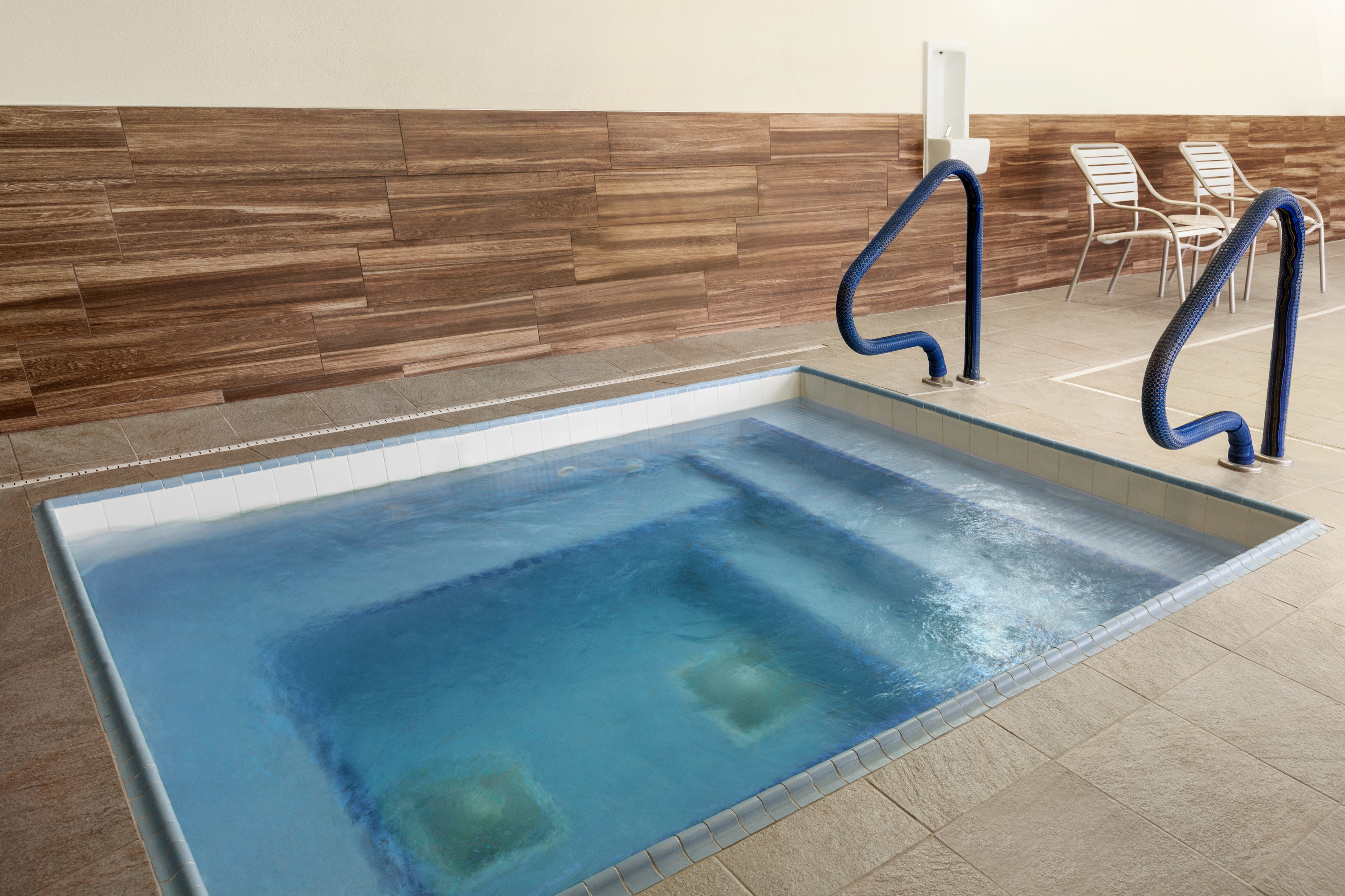 Soak in Hot Tub Near Omaha Attractions