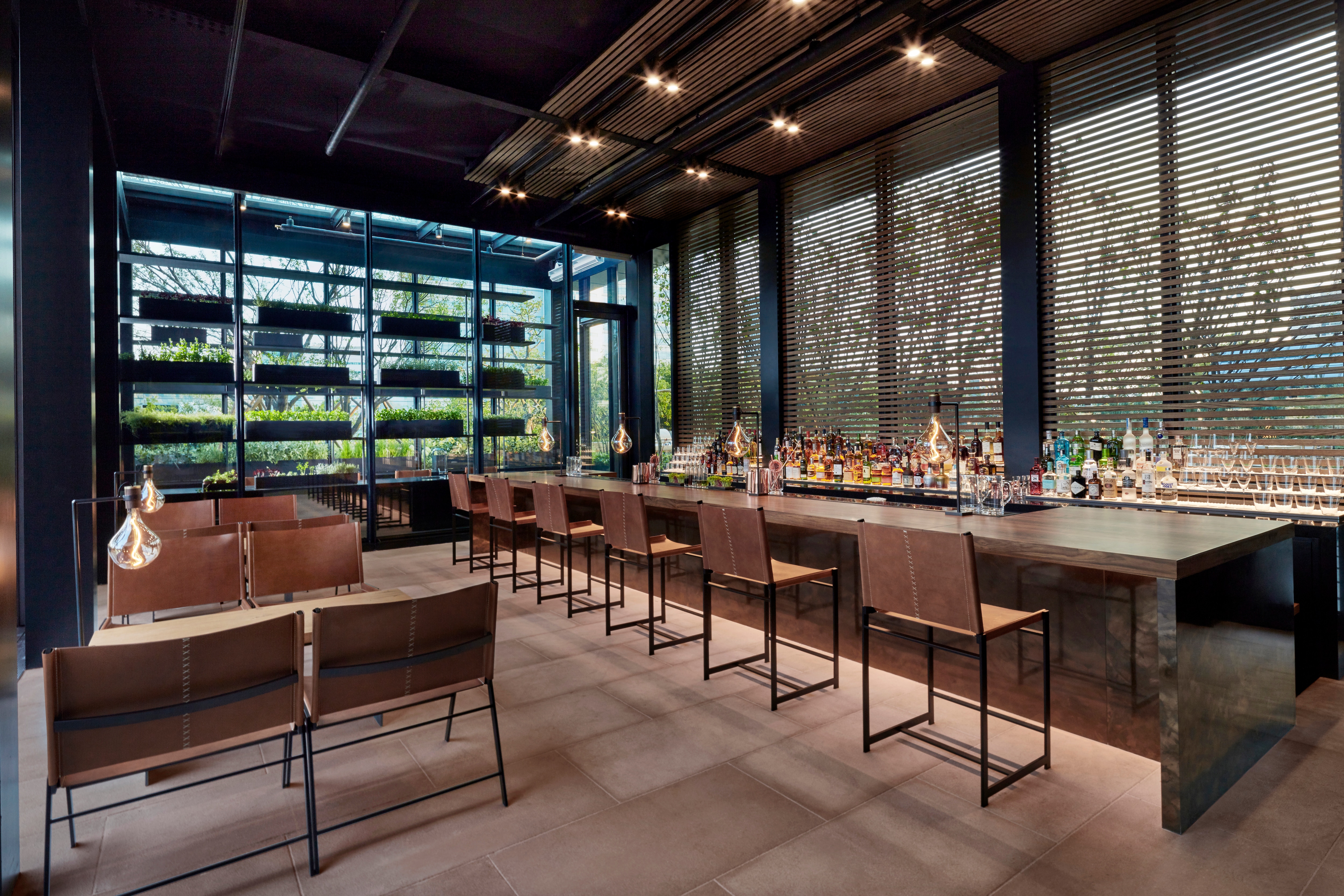 MOBO Bar