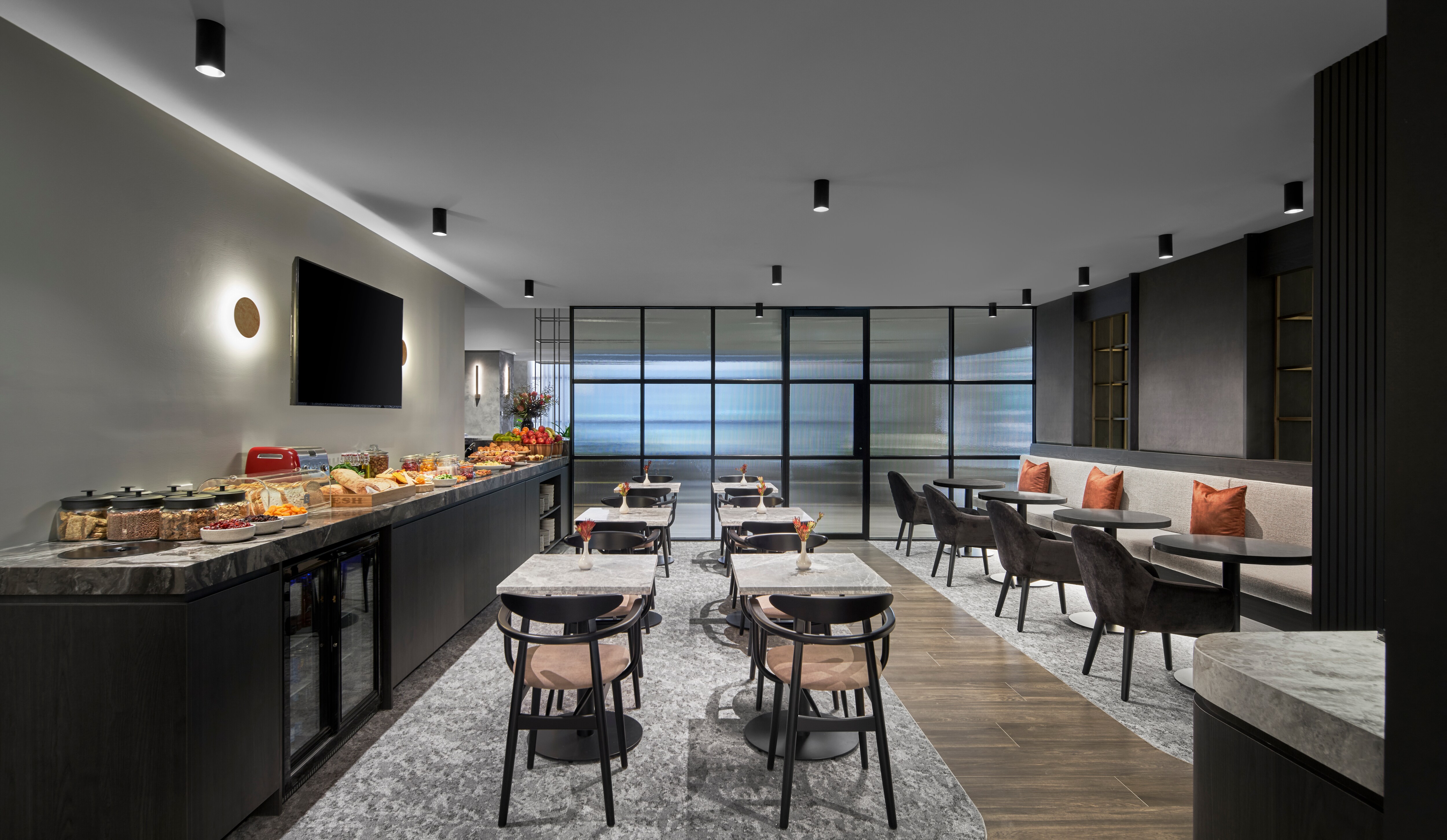 M bar