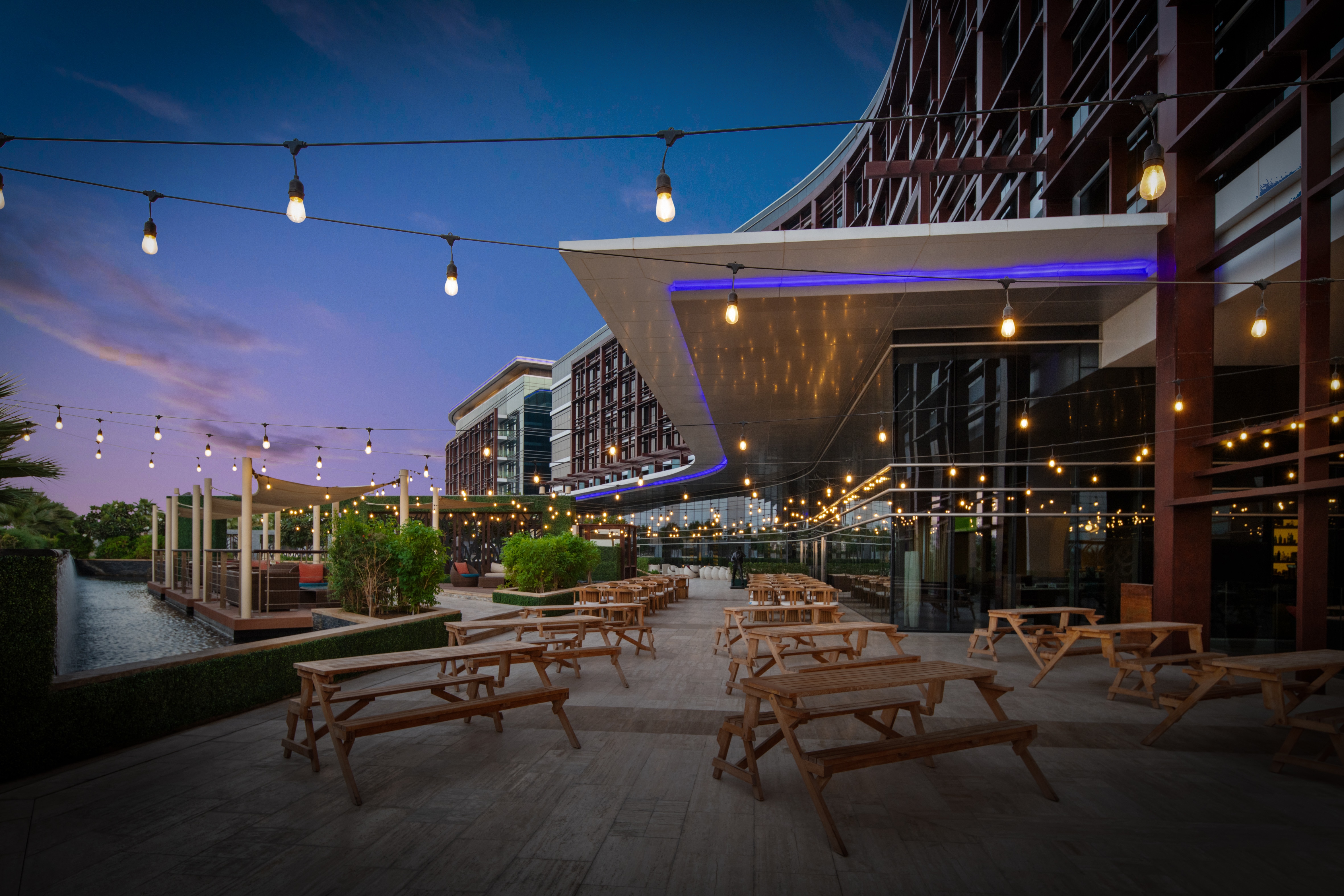 Marriott Hotel Al Forsan | Appaloosa Sports Bar| Outdoor Seating