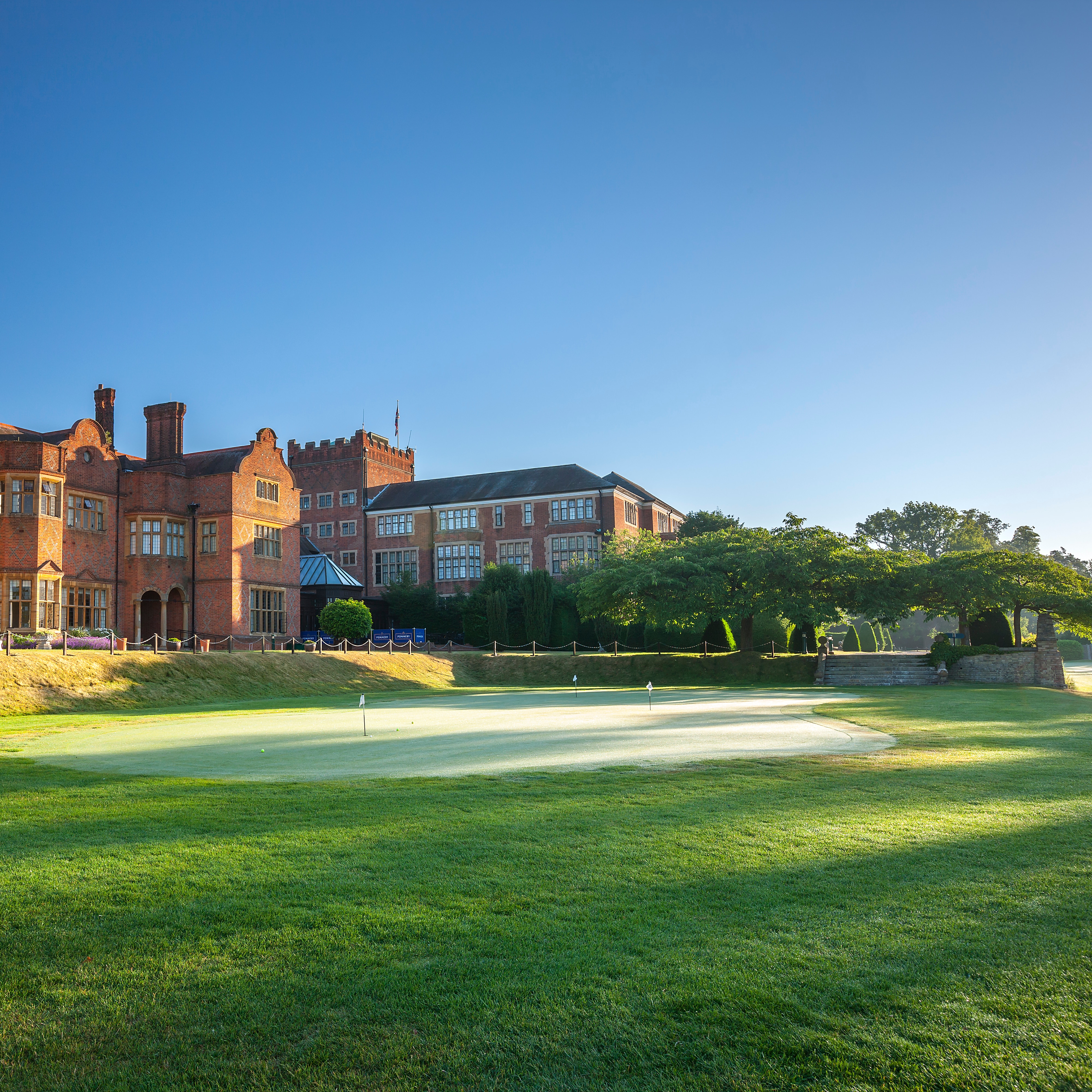 Putting green in Hertfordshire