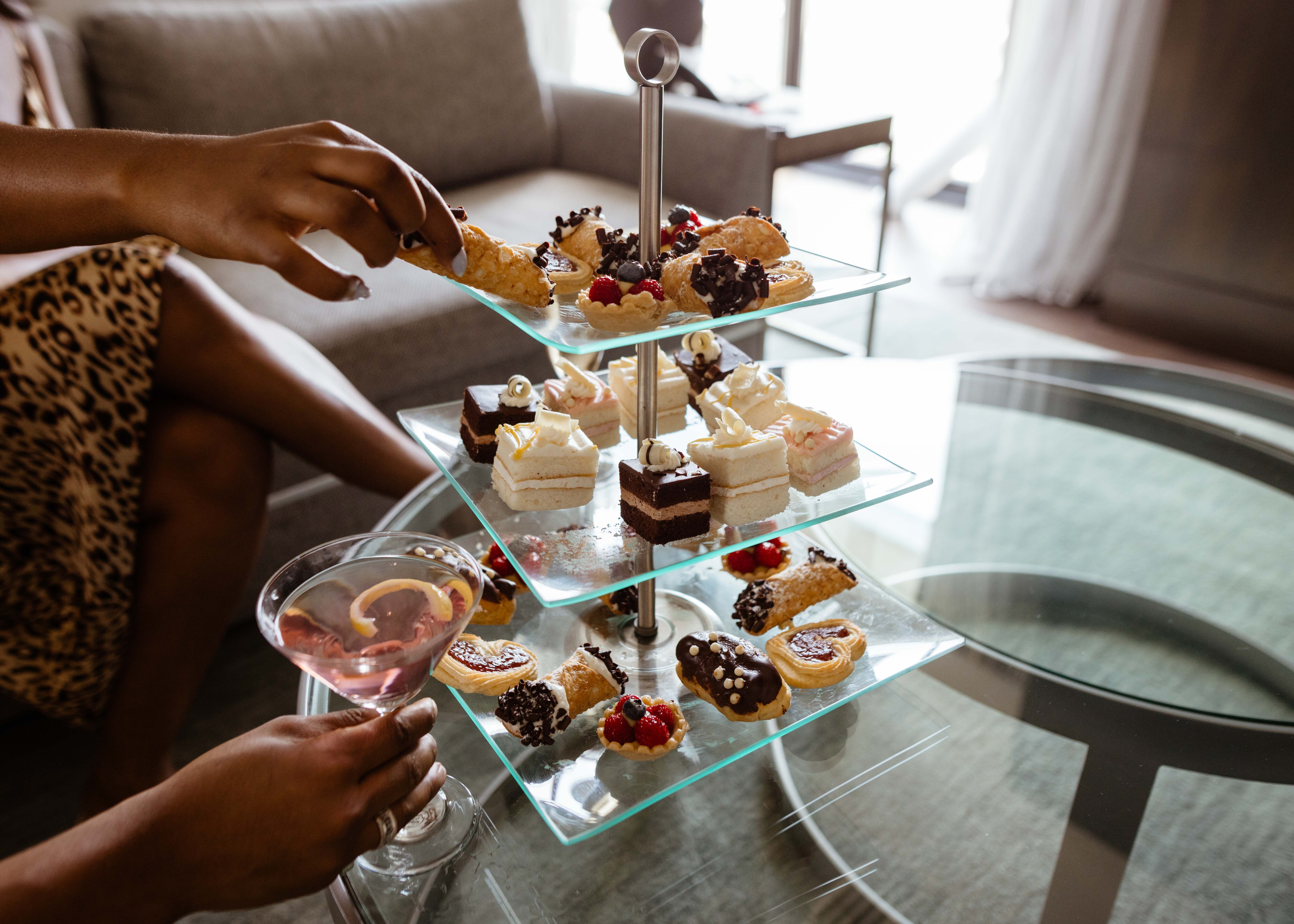 Dessert tray