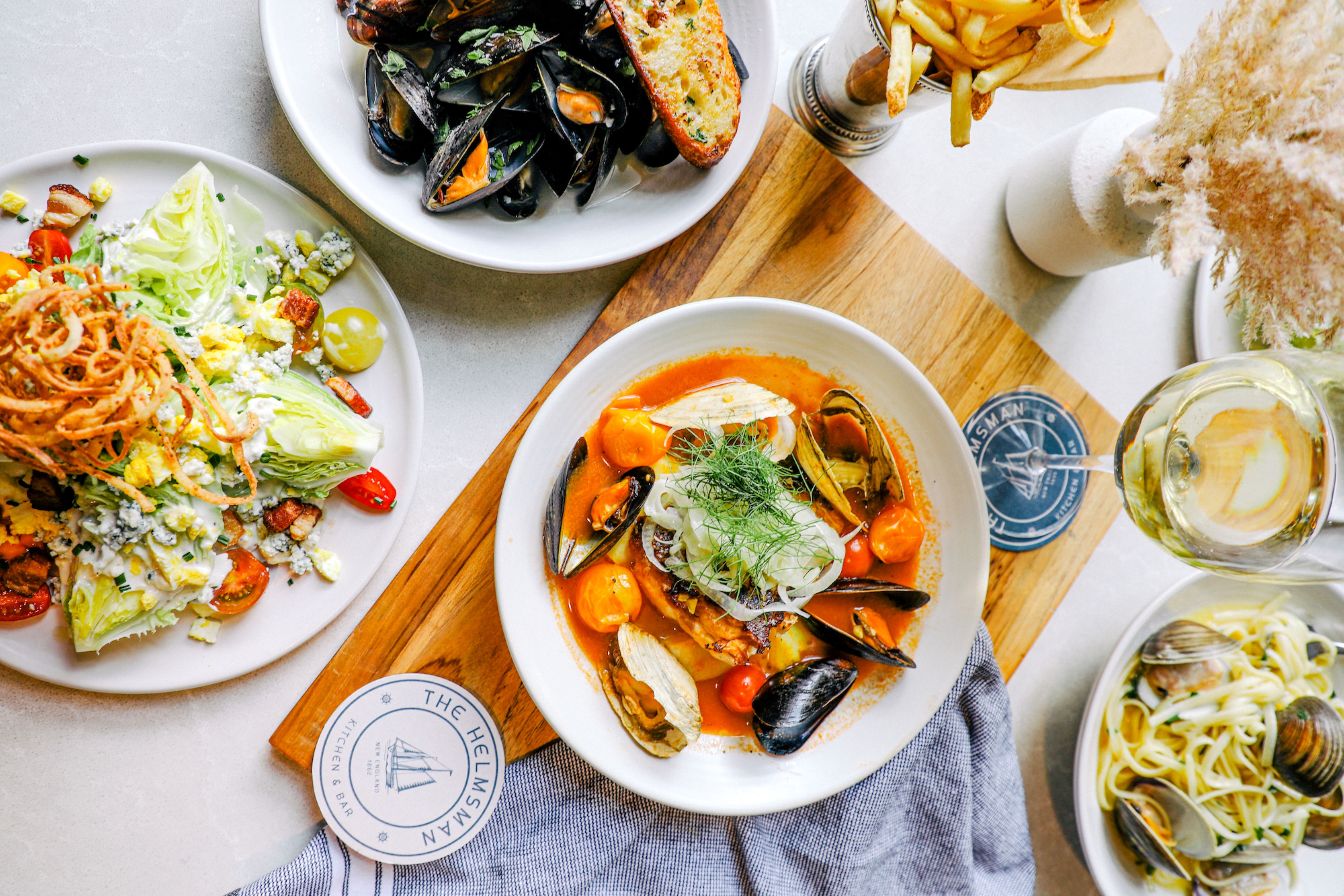 The Helmsman Kitchen & Bar - Cuisine