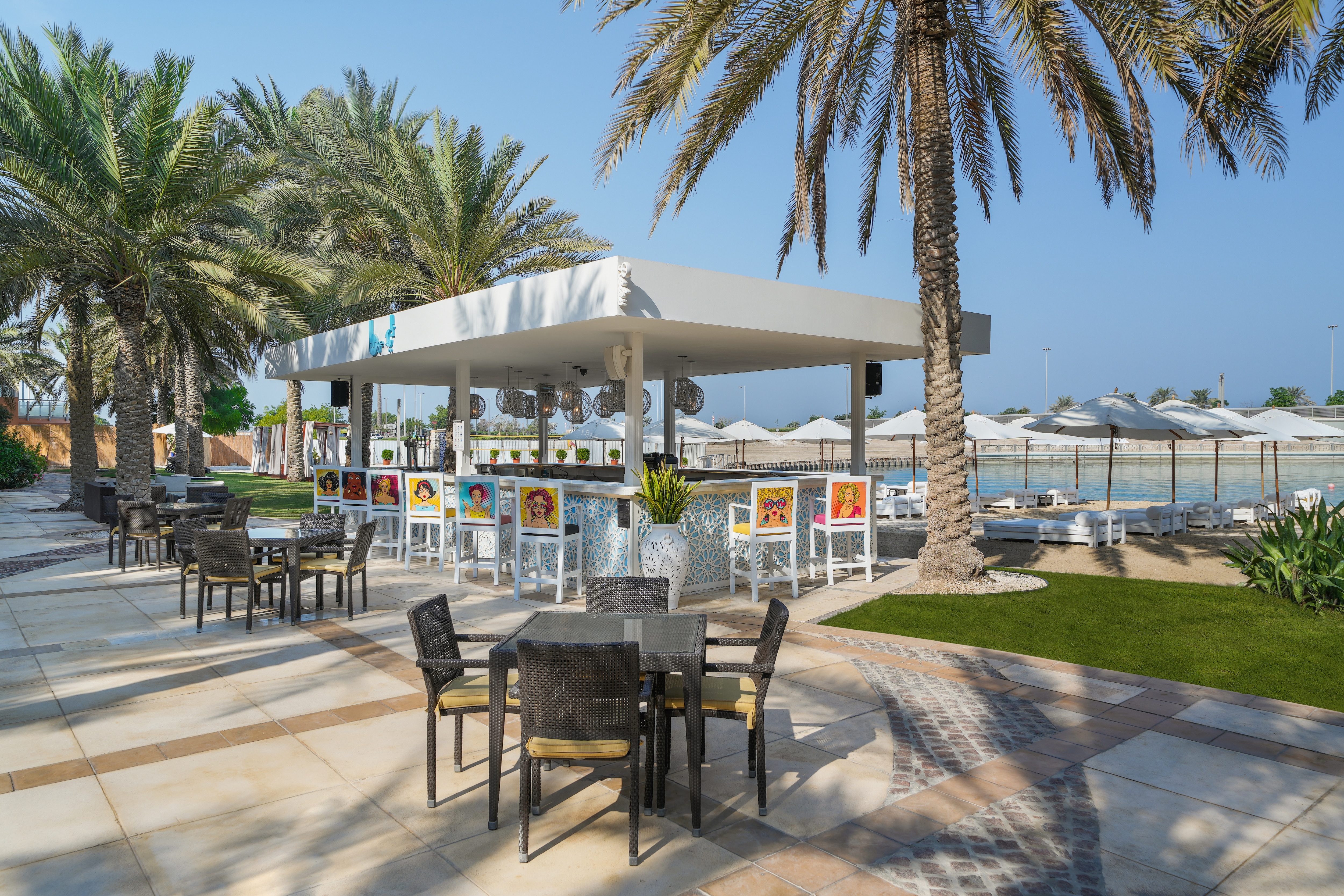 Outdoor lounge