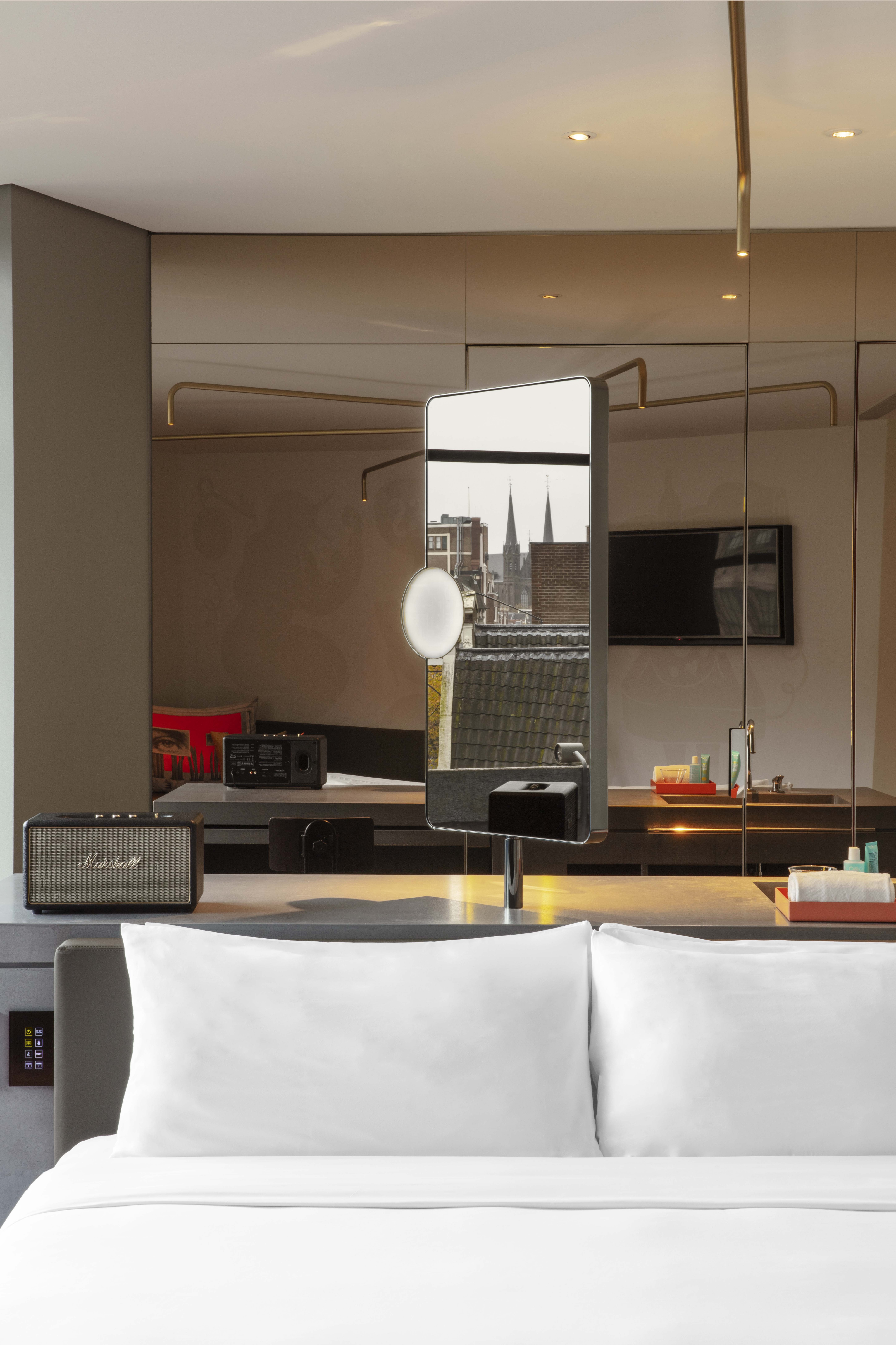 Cool Exchange Ecksuite mit Kingsize-Bett