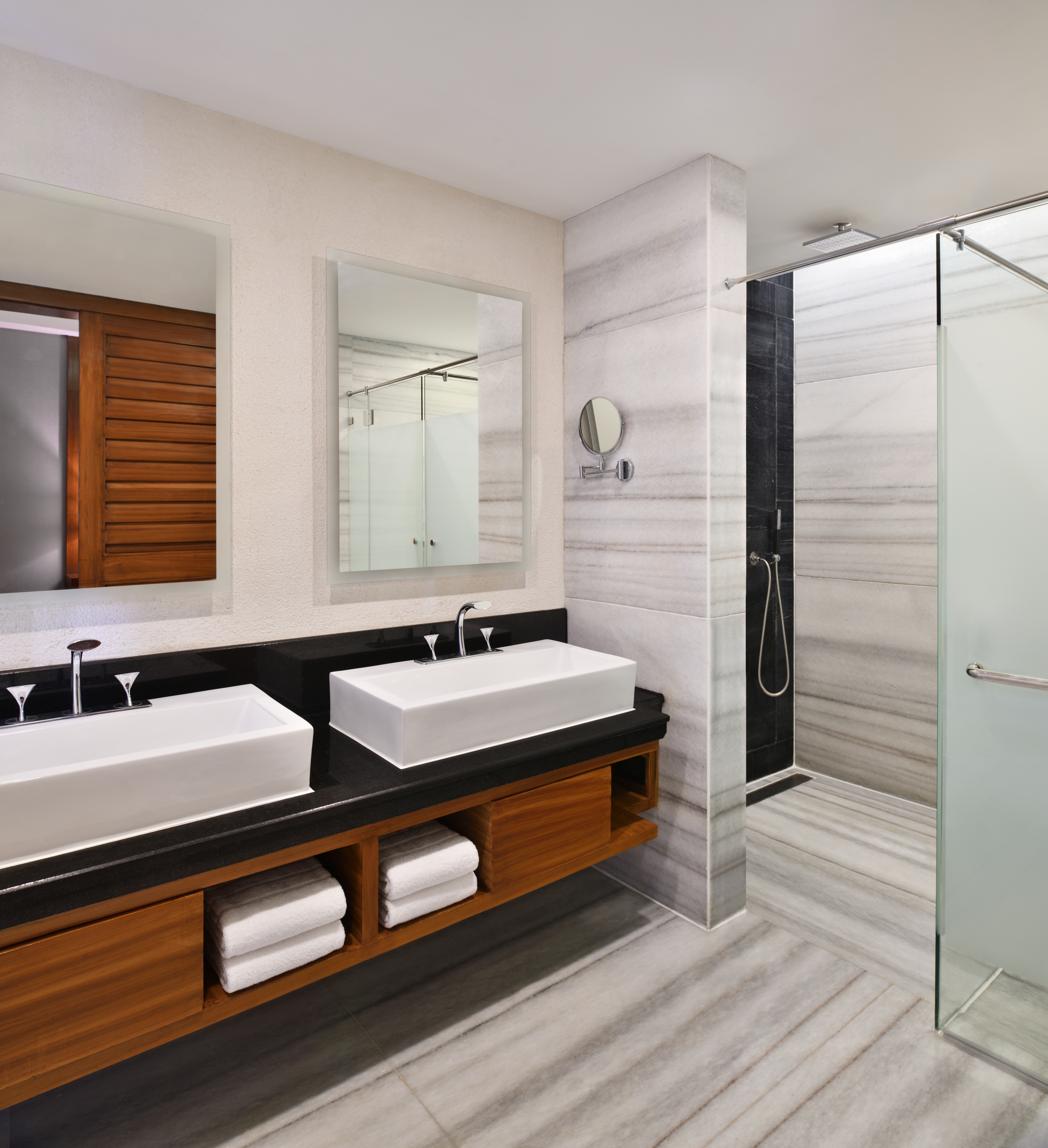 Royal Villa Bathroom