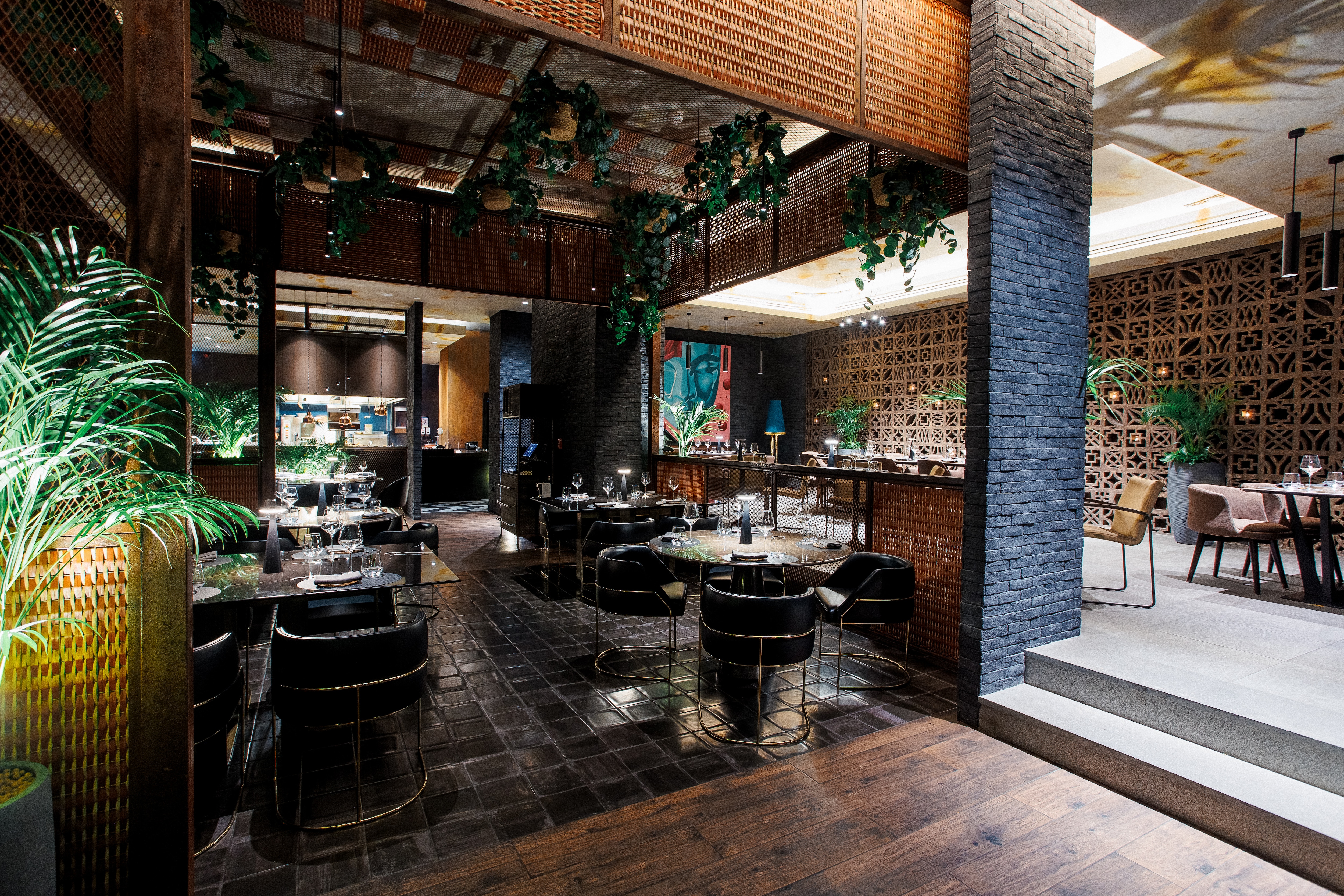 Astor Grill restaurant seating area