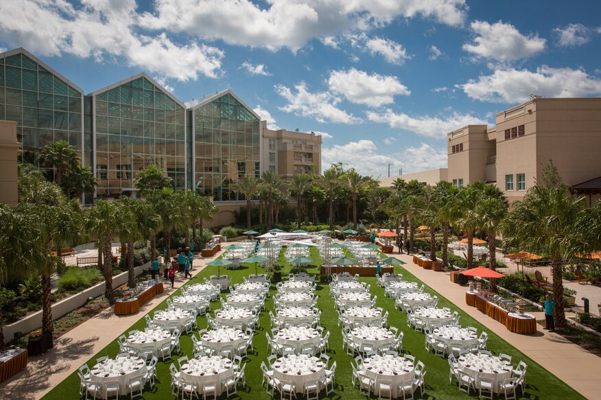 Coquina Lawn wedding reception setup