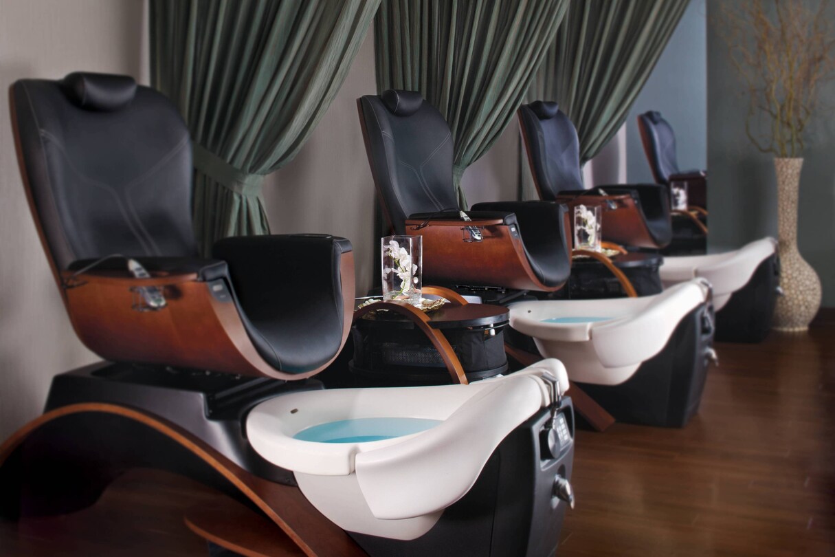 Relache Spa Pedicure Stations