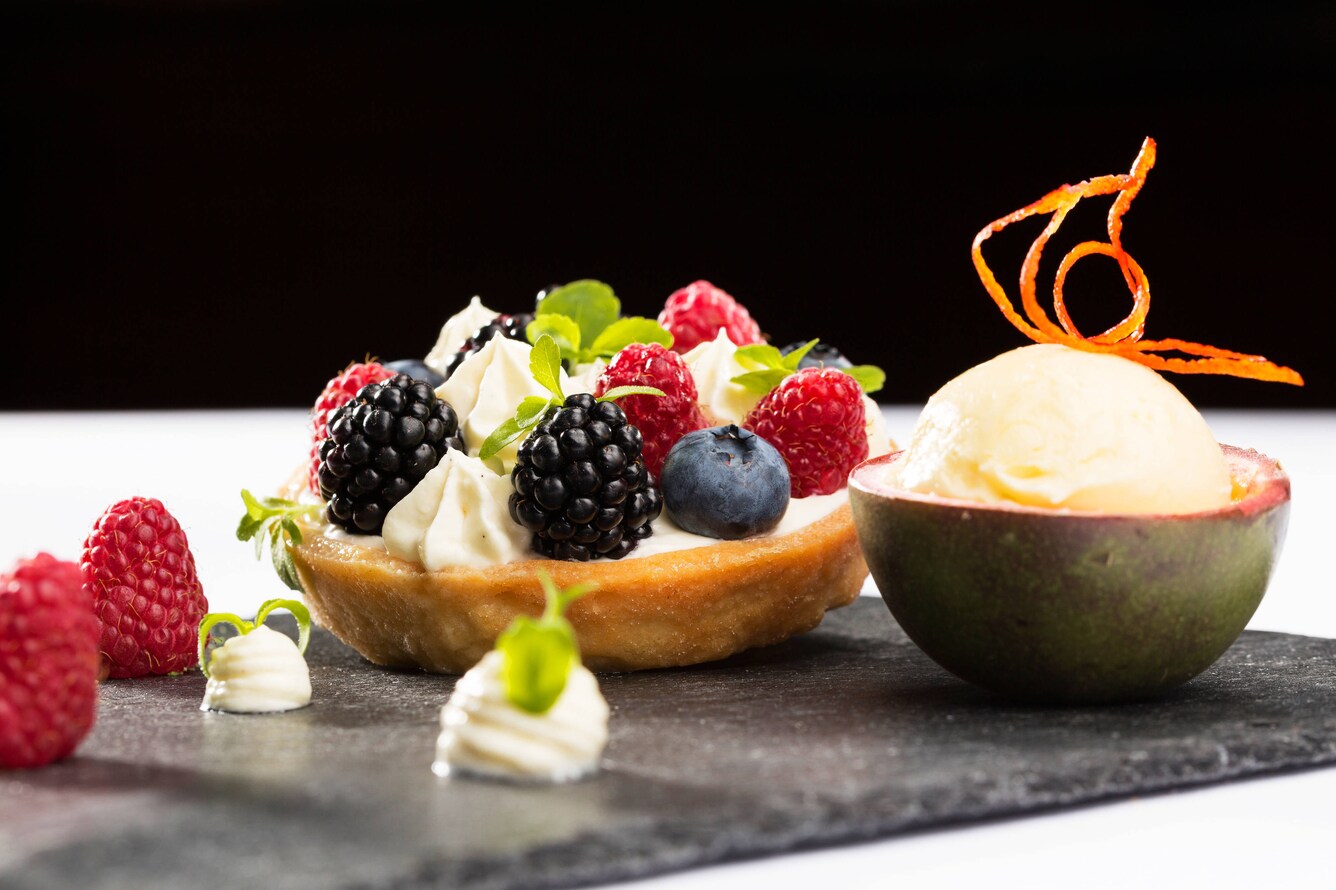 tart with berries
