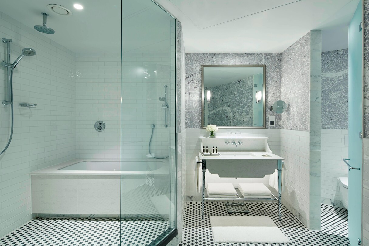 Suite Bathroom