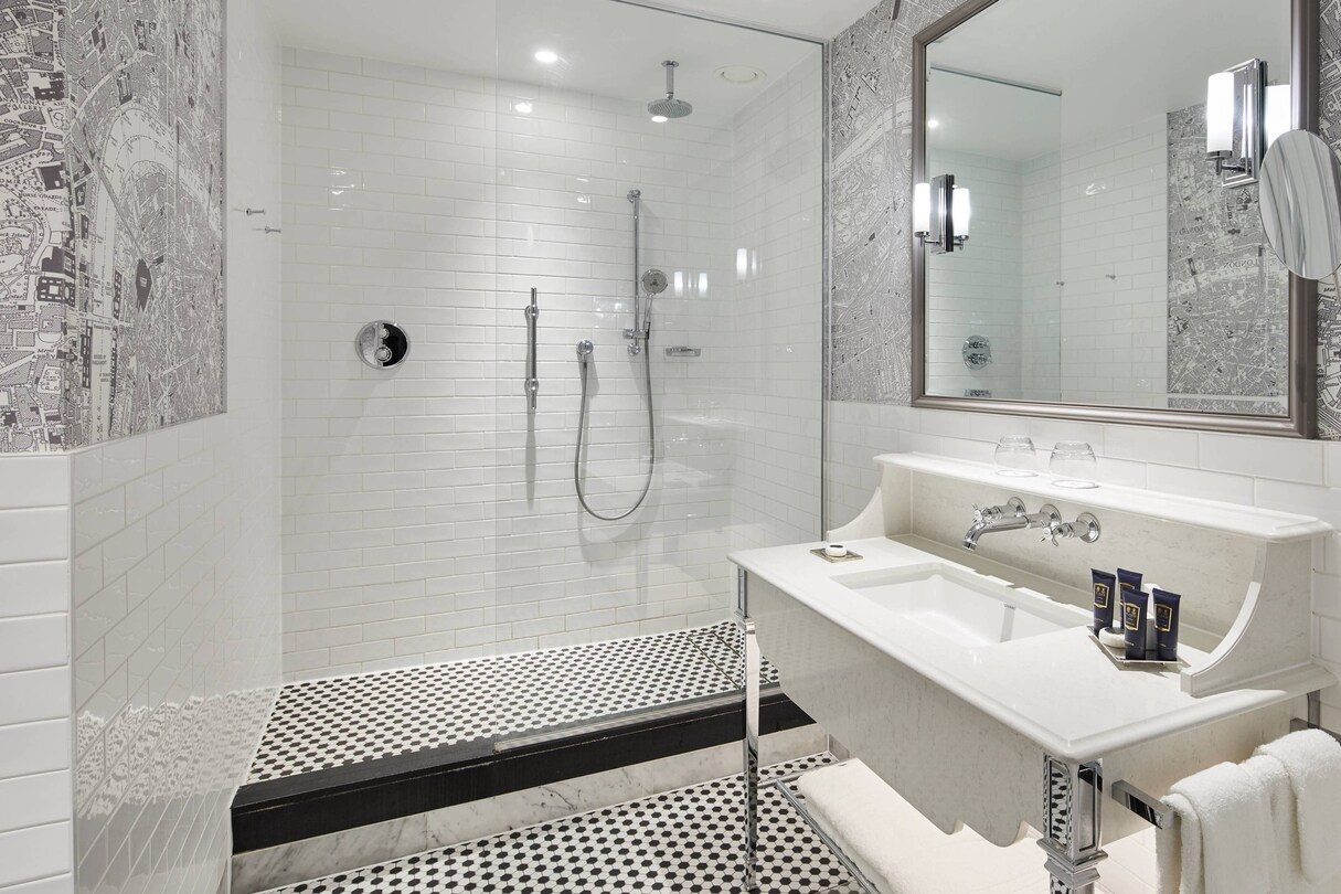Executive Guest Bathroom