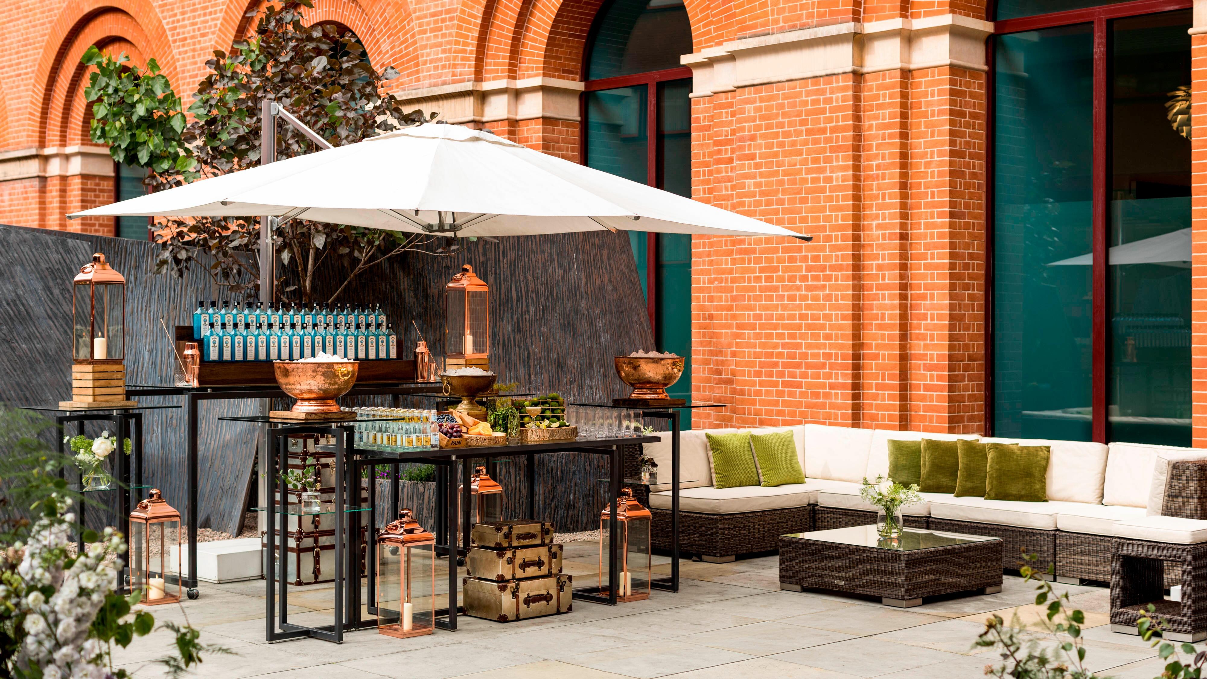 Outdoor terrace catering