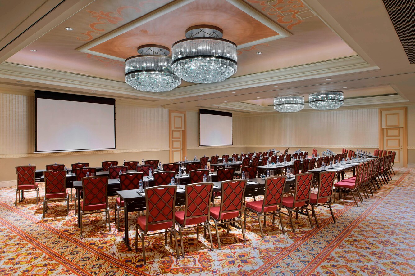 Hamadan meeting room classroom style setup with projectors