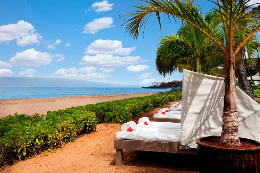 Row of beach casabellas
