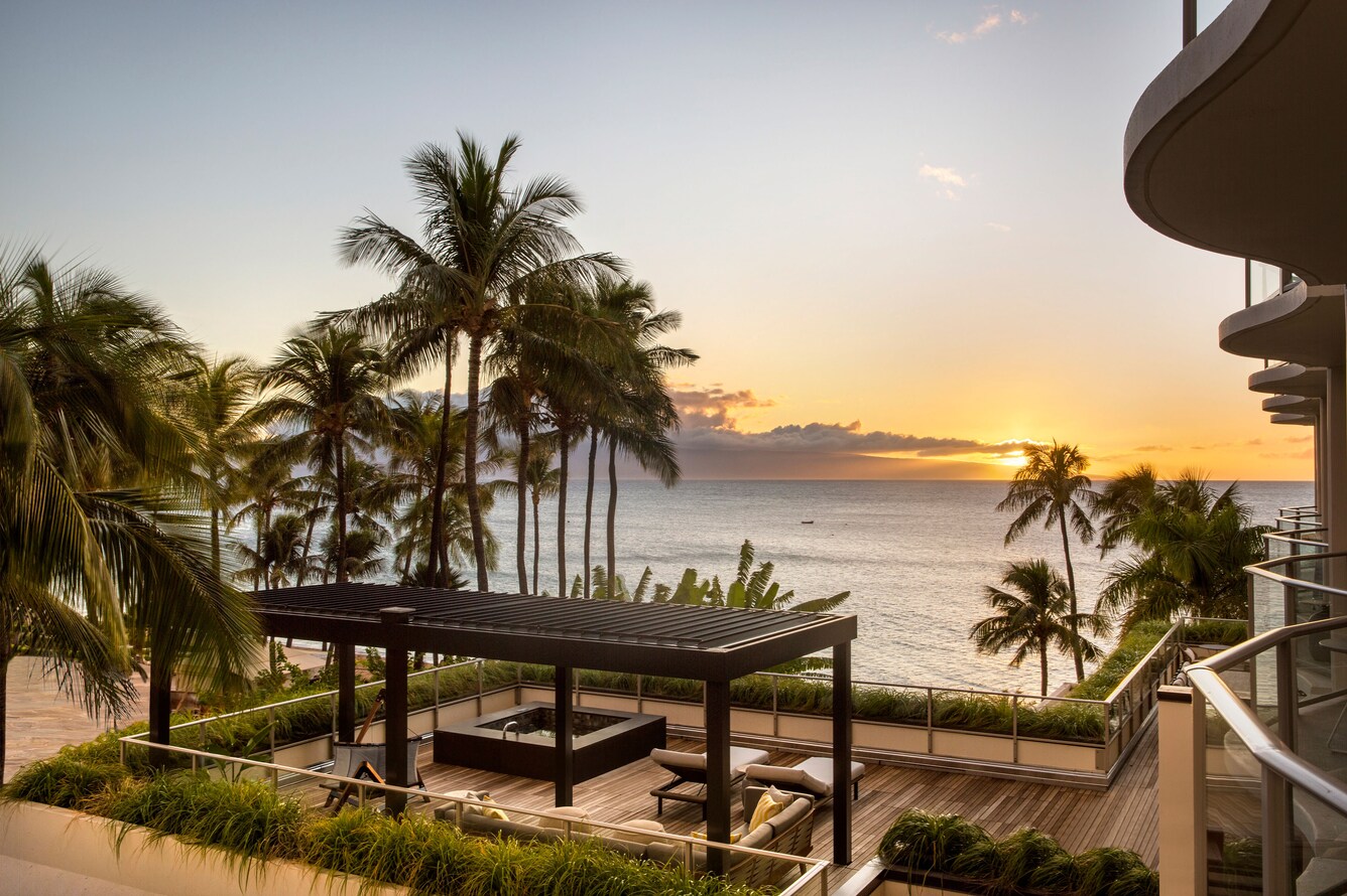 Extended Lanai with outdoor deck furniture.