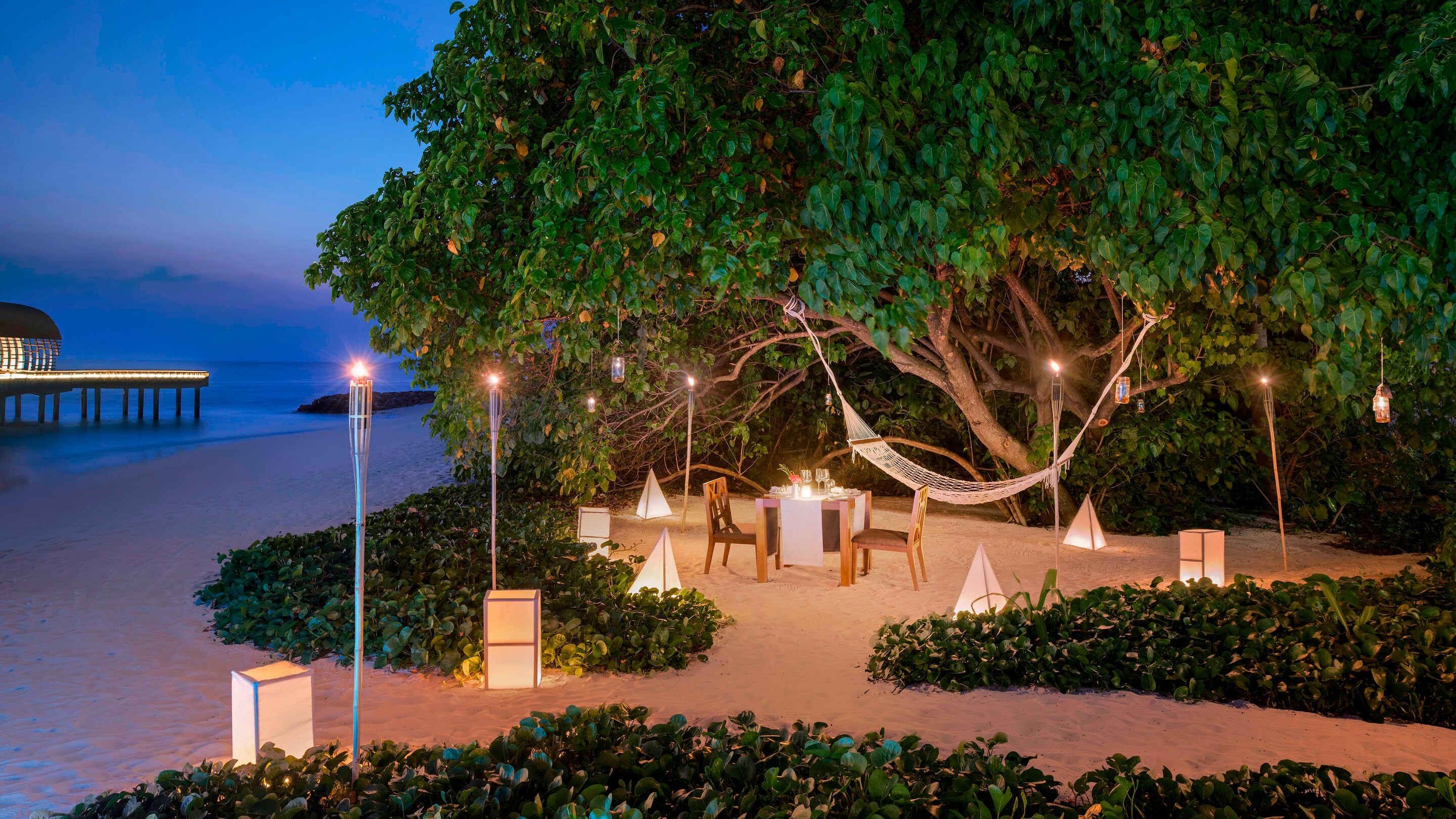 Destination dining set up