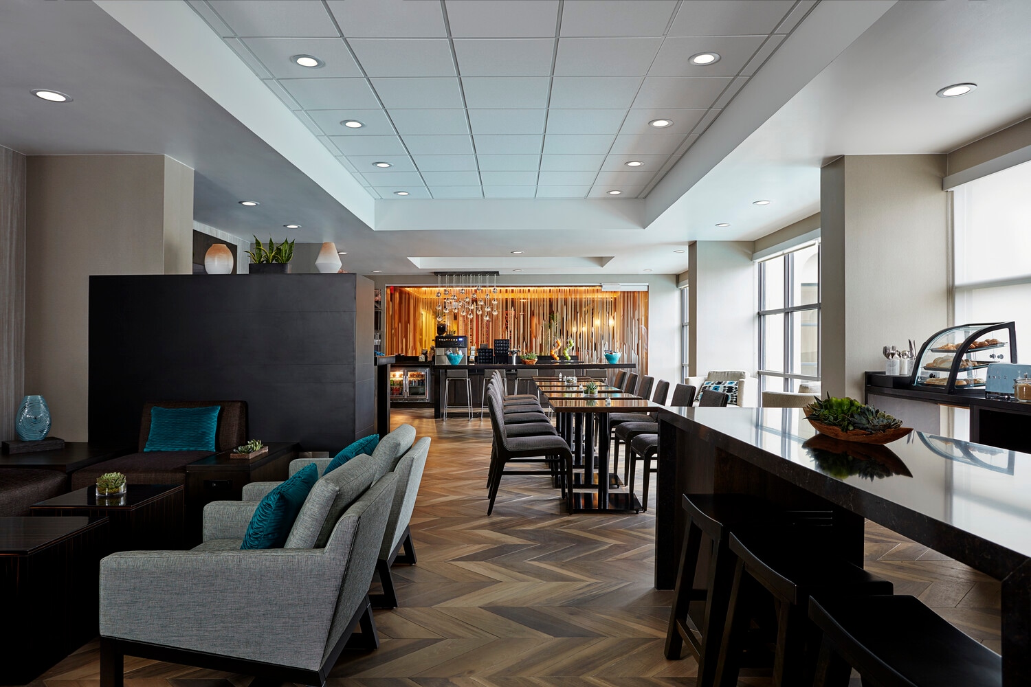 M Club Lounge 