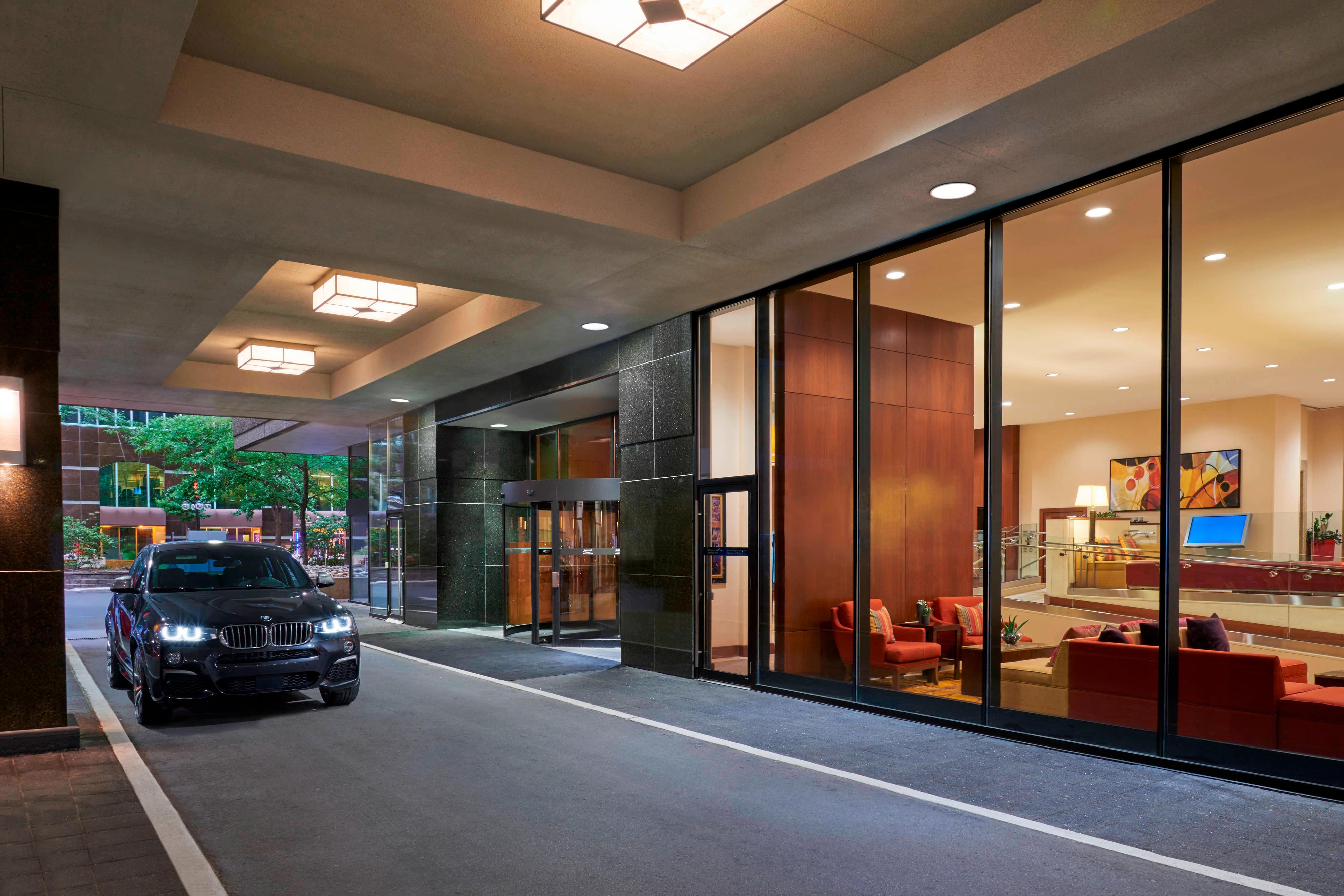 Entrée de l’hôtel.