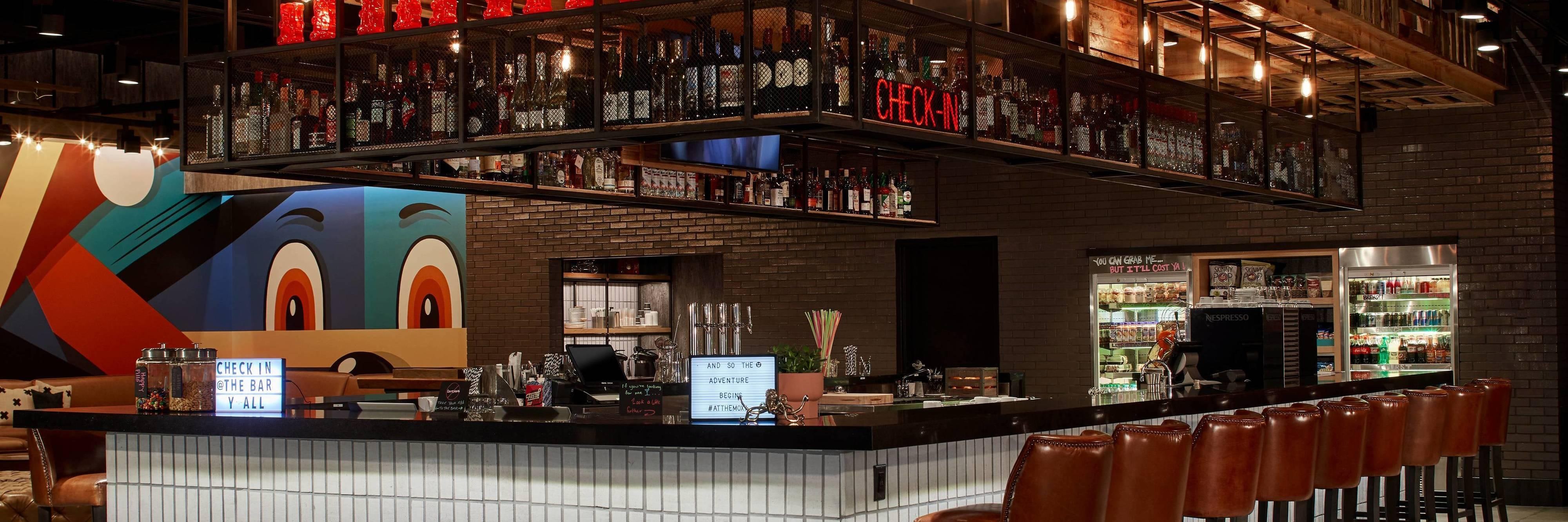 Bar Moxy | Atlanta Restaurant | Marriott Bonvoy