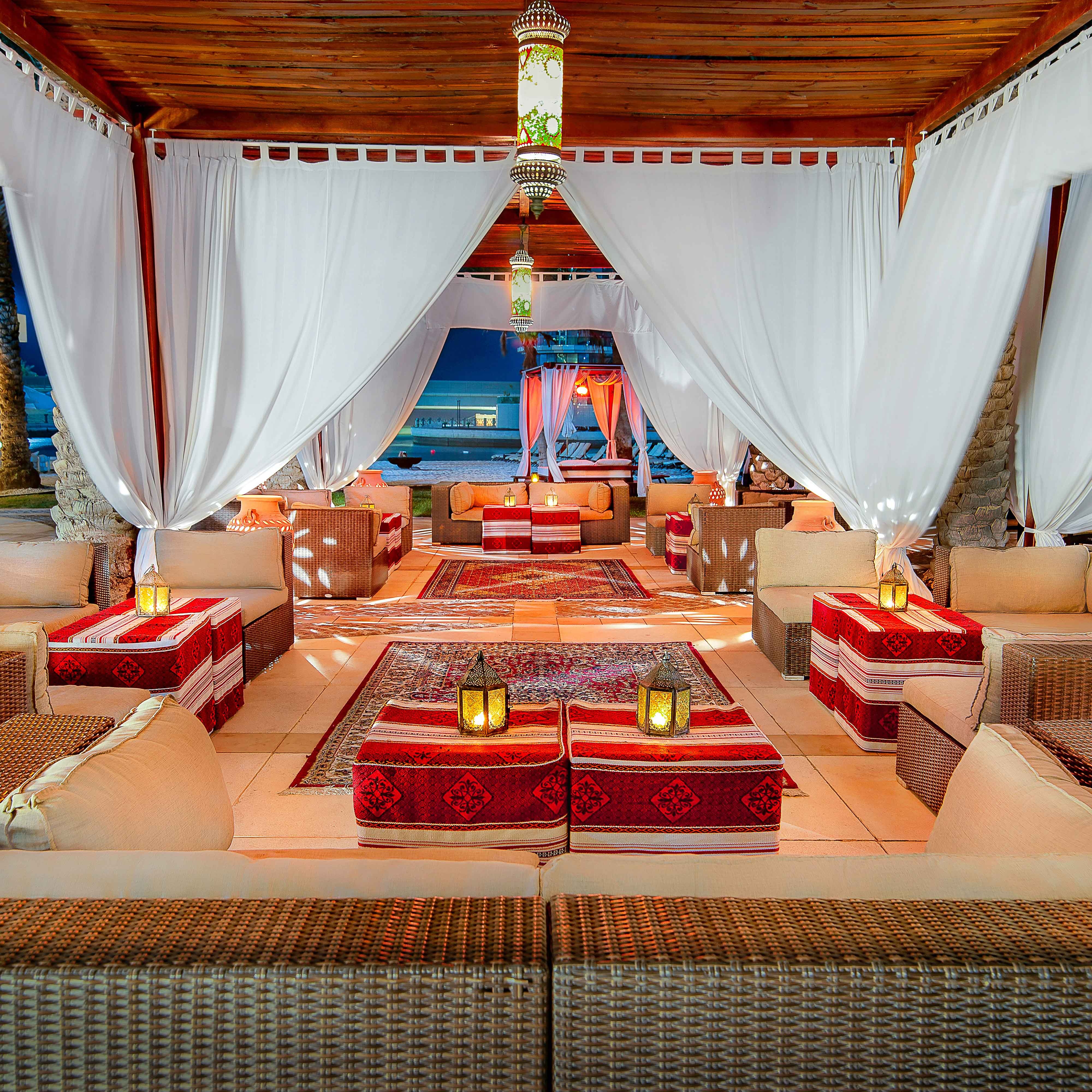 تجهيز صالة الفعاليات