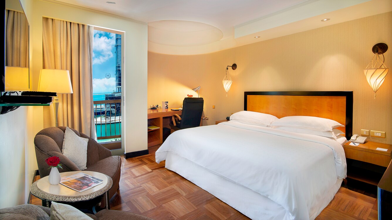 King Classic Guest Room - Resort View