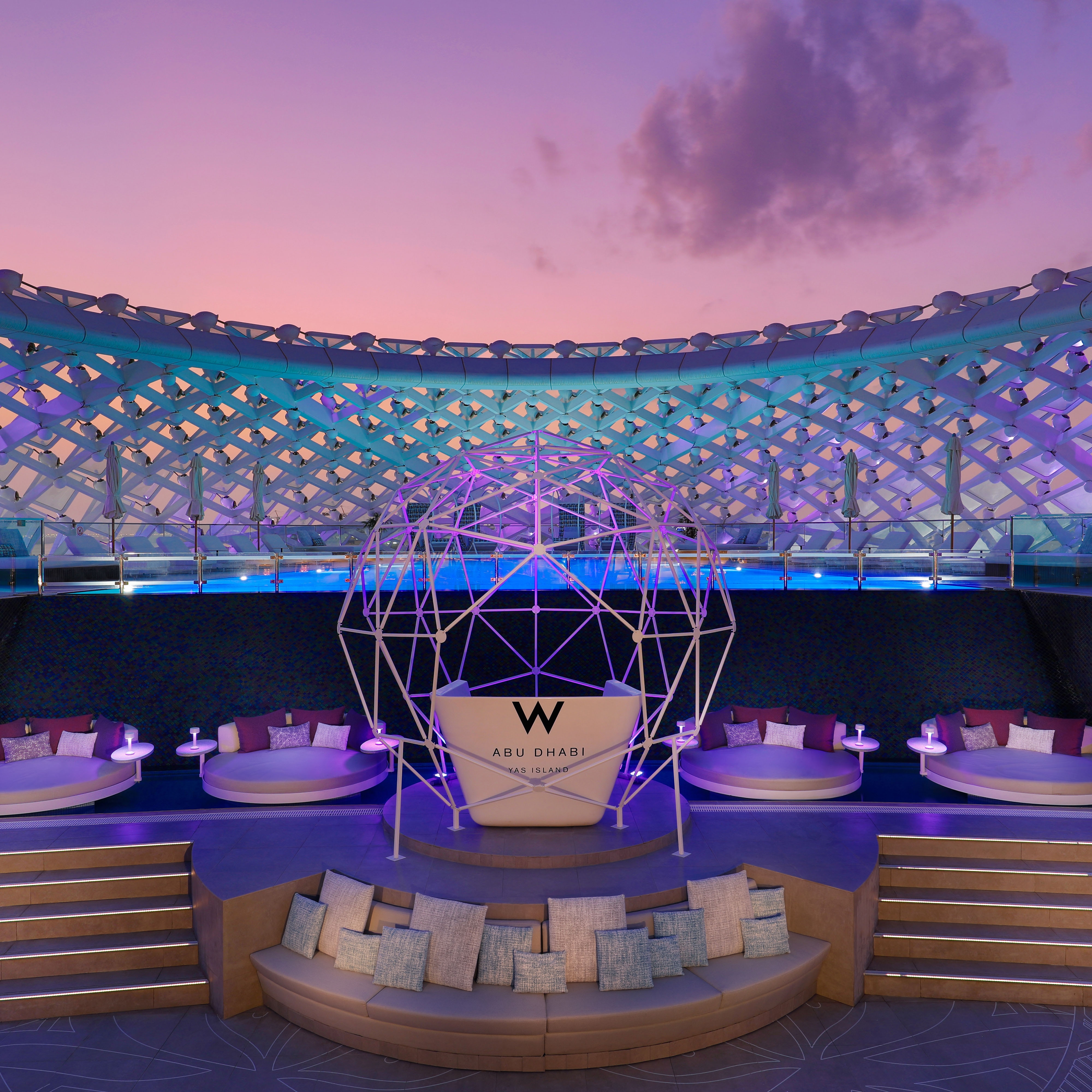 كراسي الاستلقاء على منصة ويت