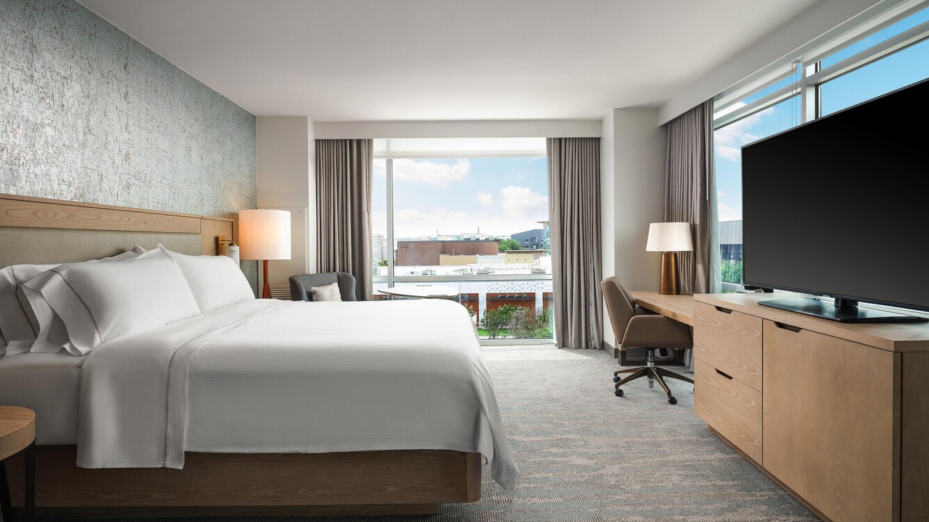 Corner King Guest room