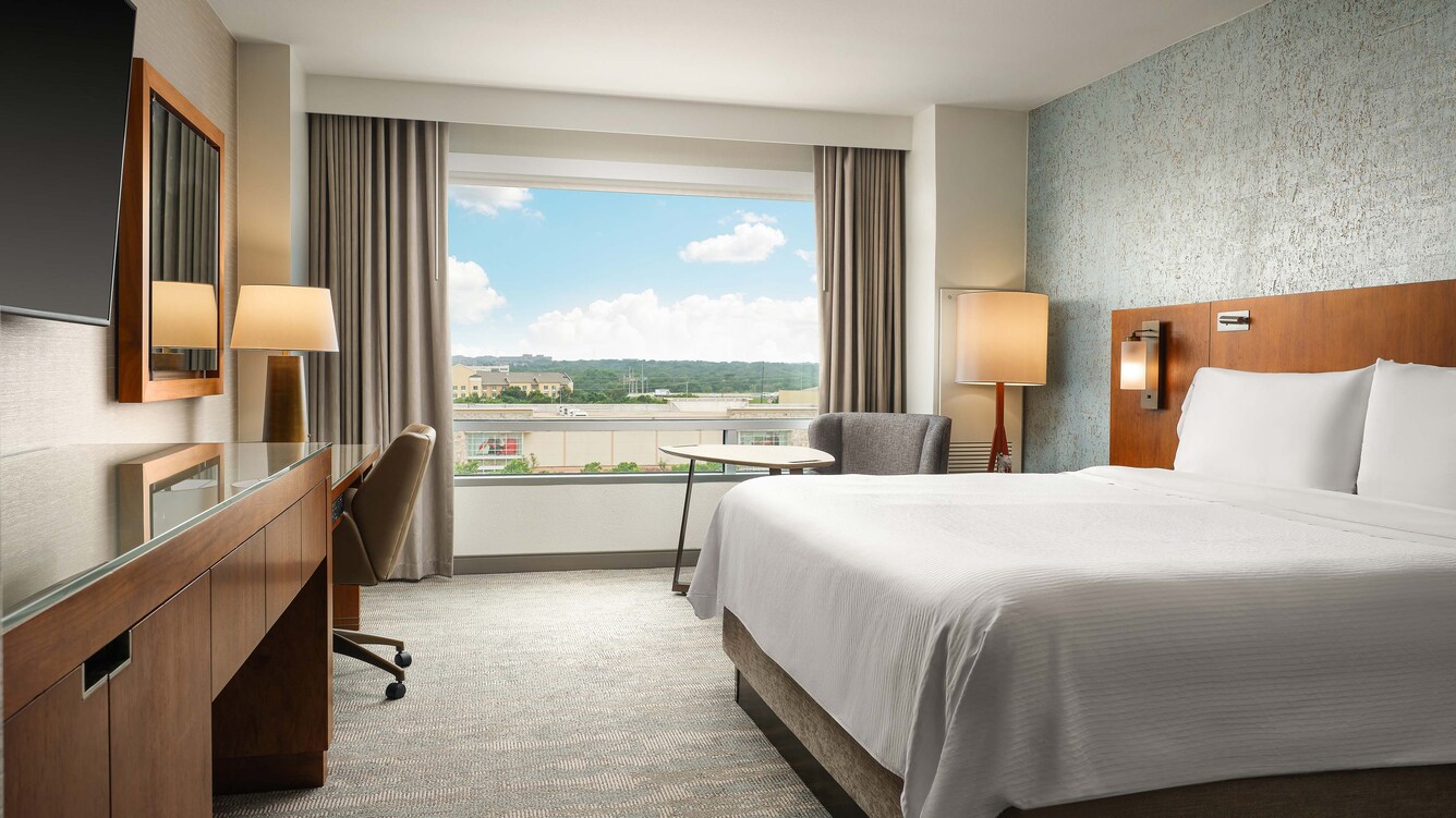 King Deluxe Guest Room