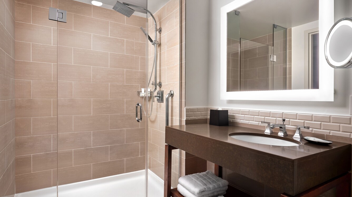 King Guest Bathroom