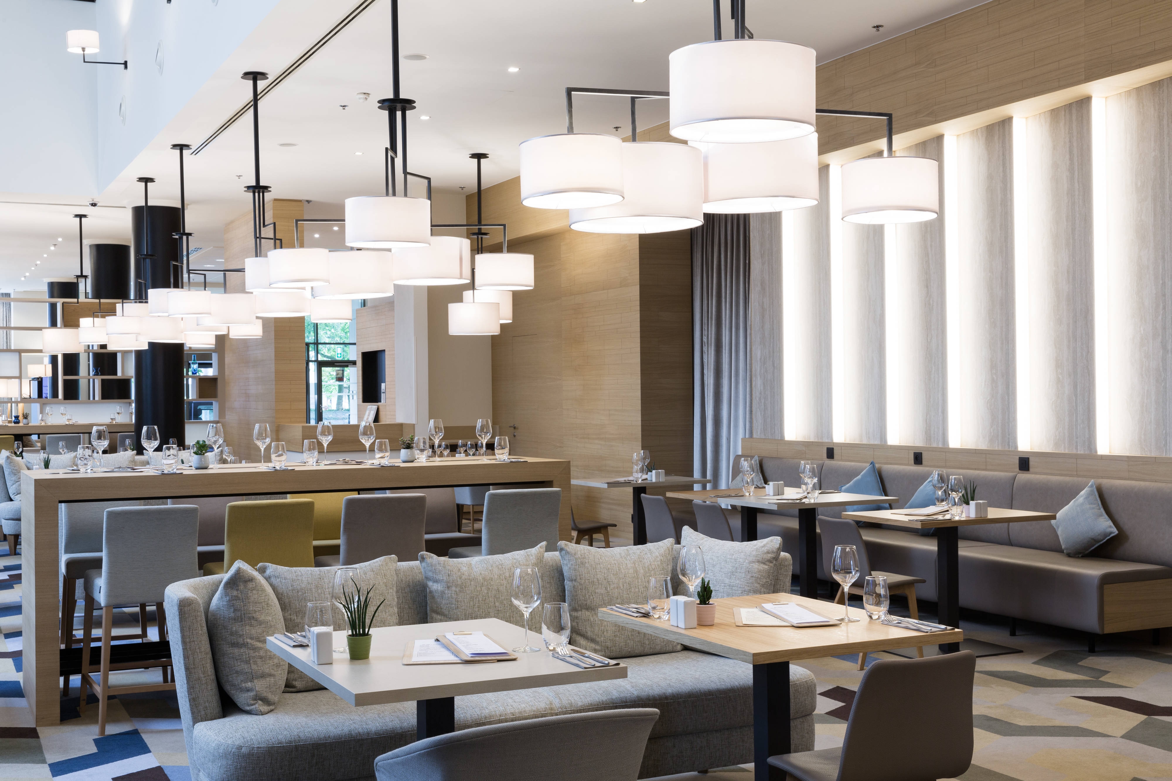 Kitchen & Bar dining room seating