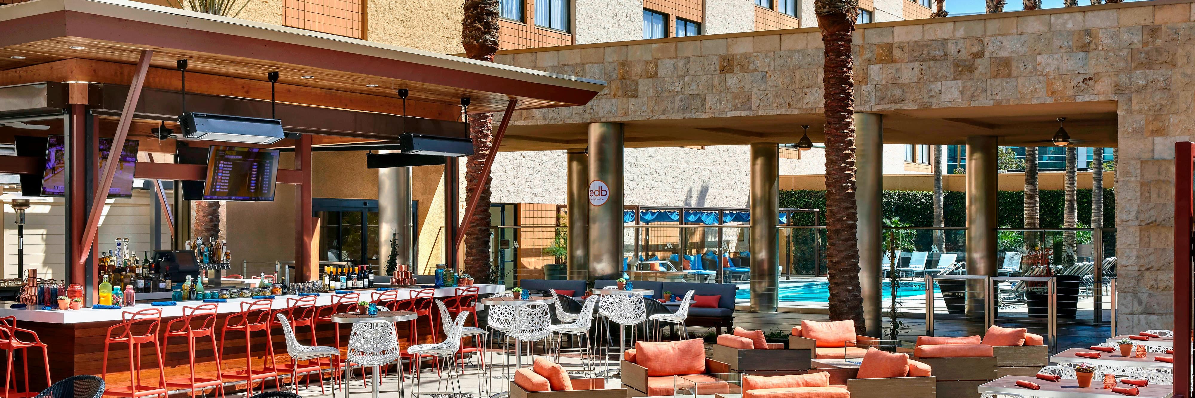 Hotel Bar