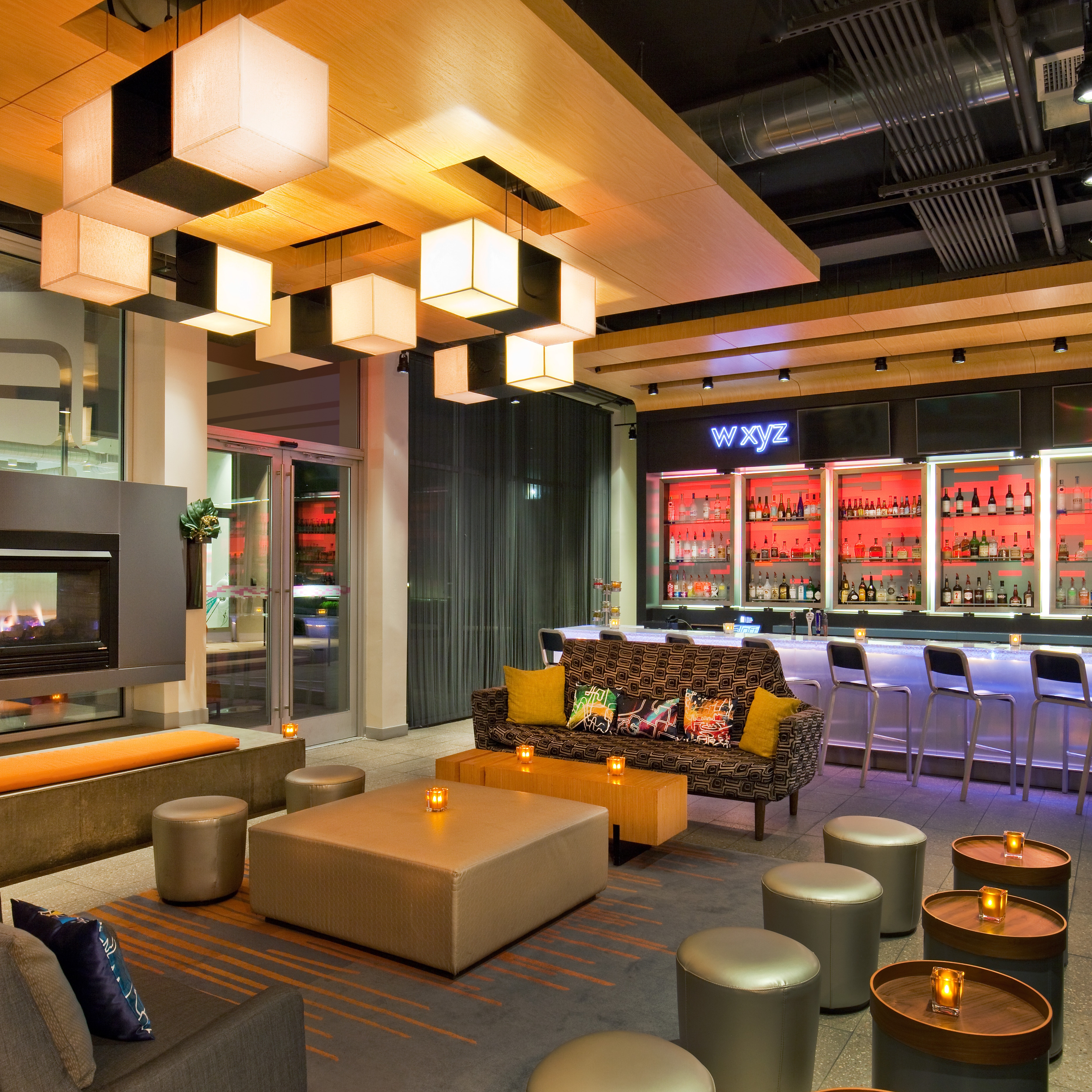 W XYZ® Lounge | Bolingbrook Restaurant | Marriott Bonvoy