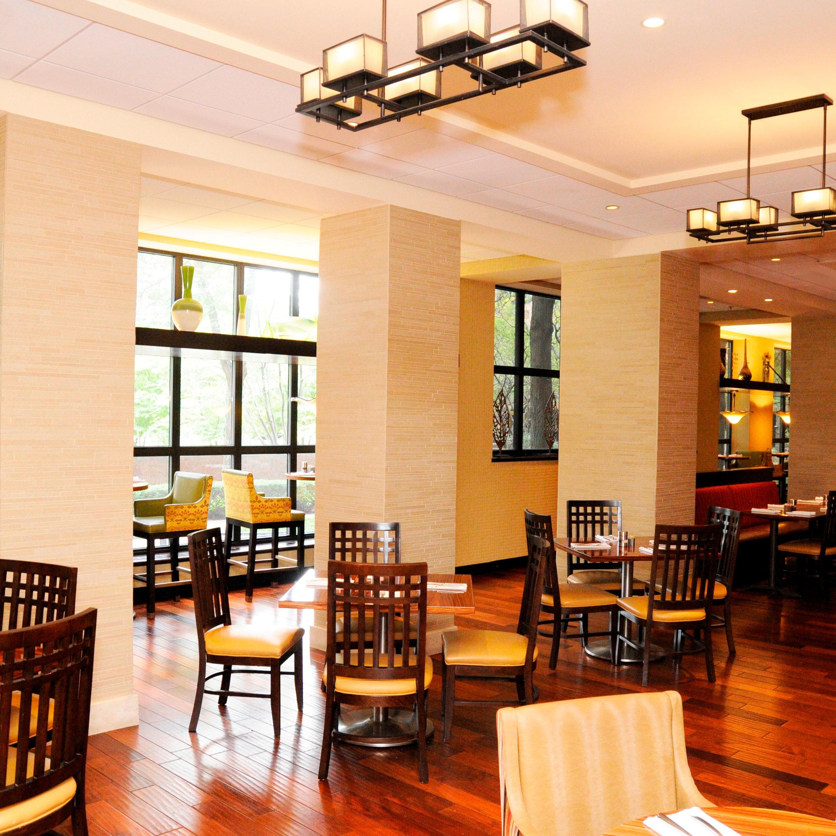 Six1Five5 Restaurant | Rosemont Restaurant | Marriott Bonvoy