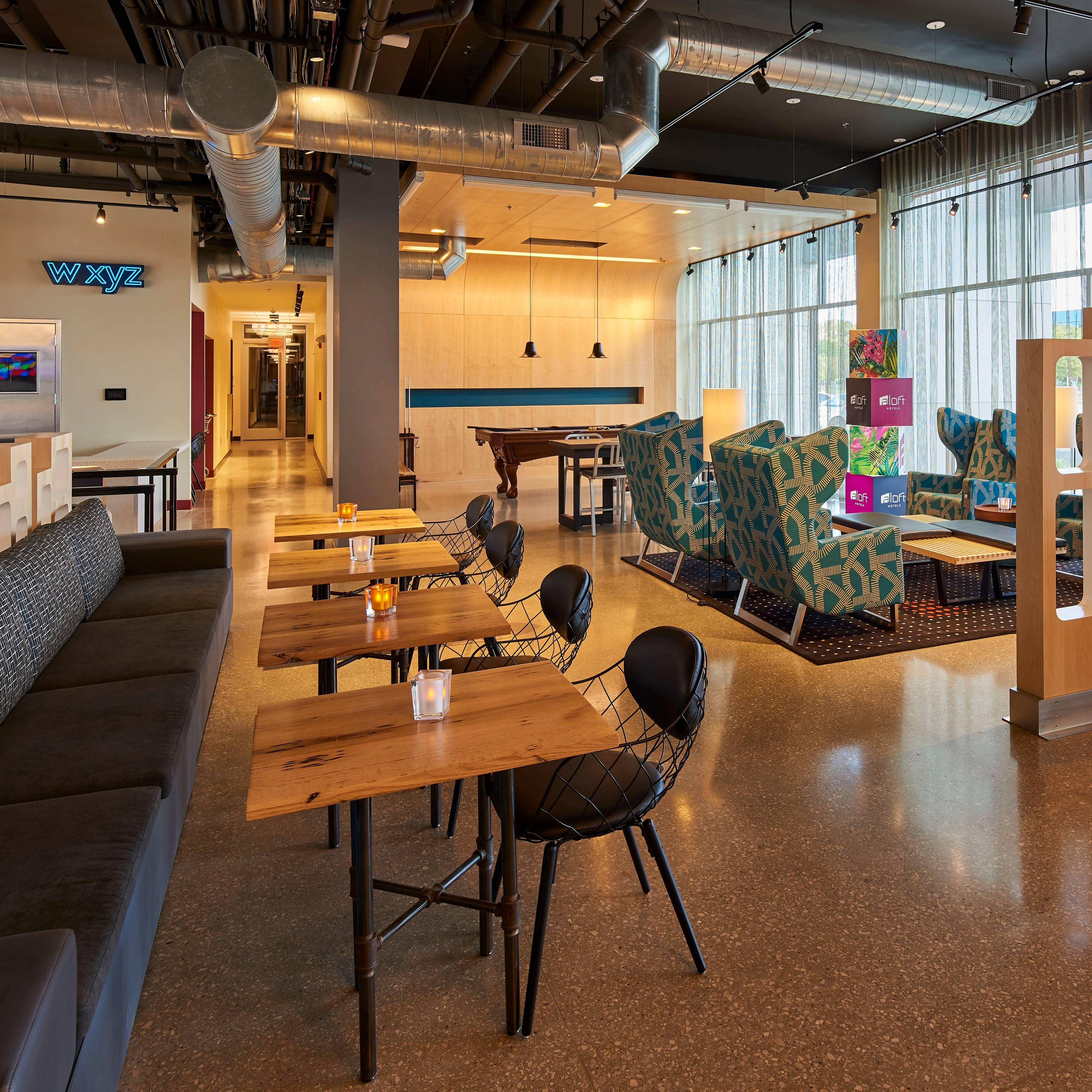 W XYZ® Bar | North Olmsted Restaurant | Marriott Bonvoy