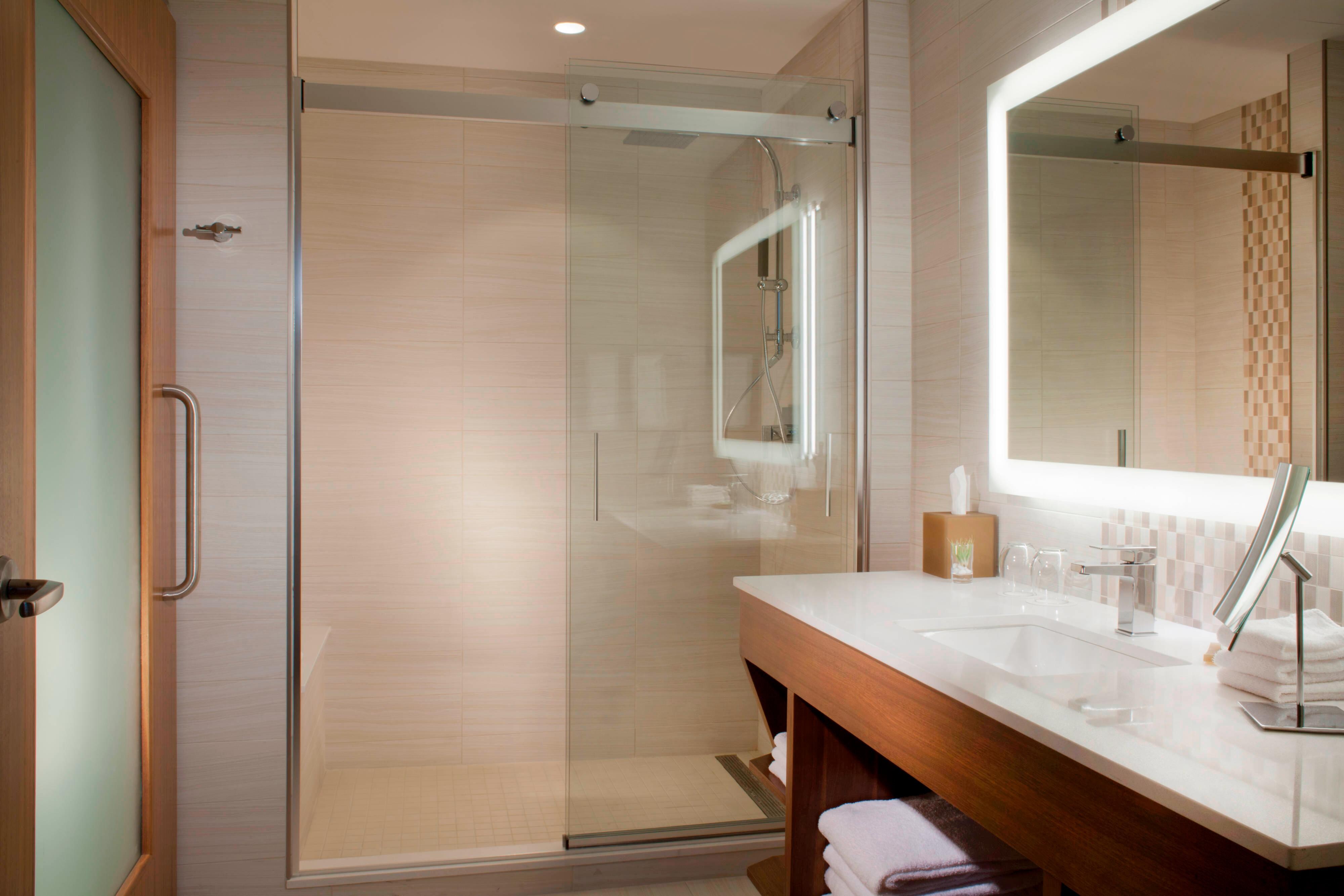 Guest room shower and vanity