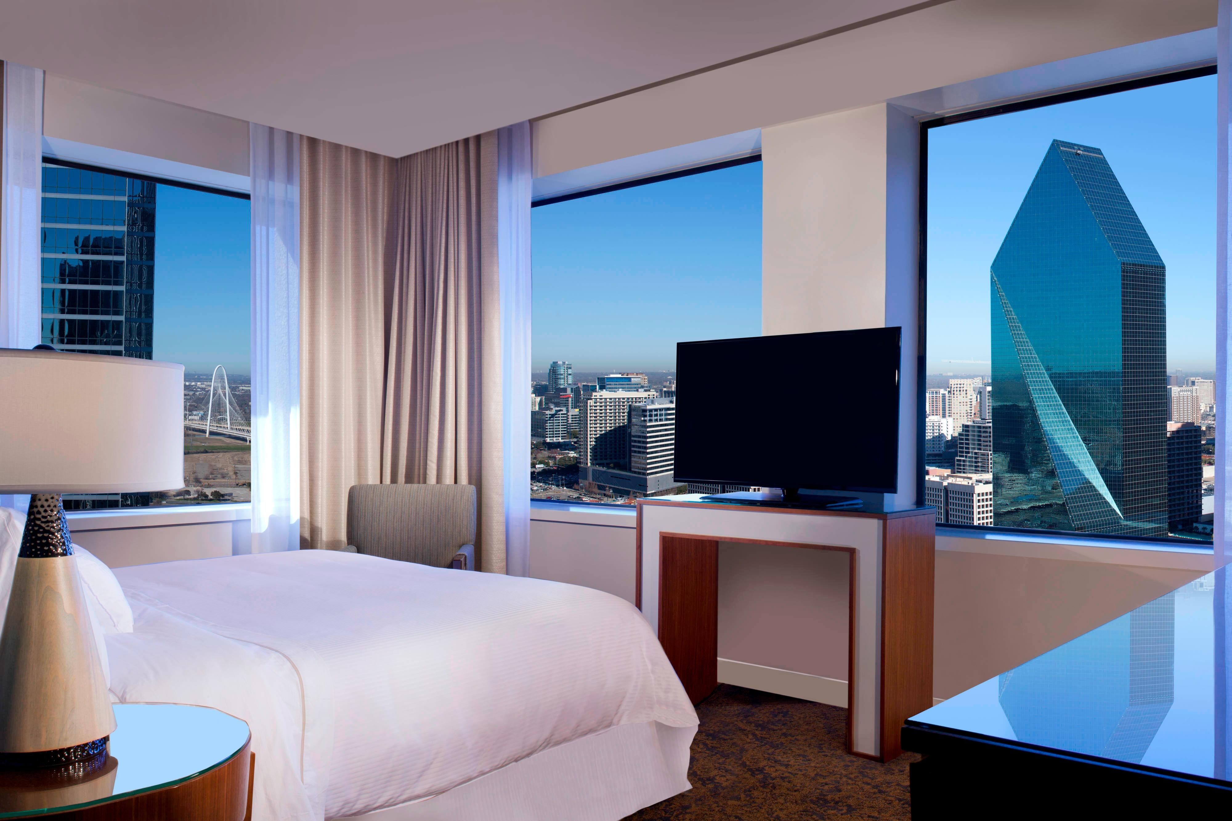 Guest room with panoramic exterior view