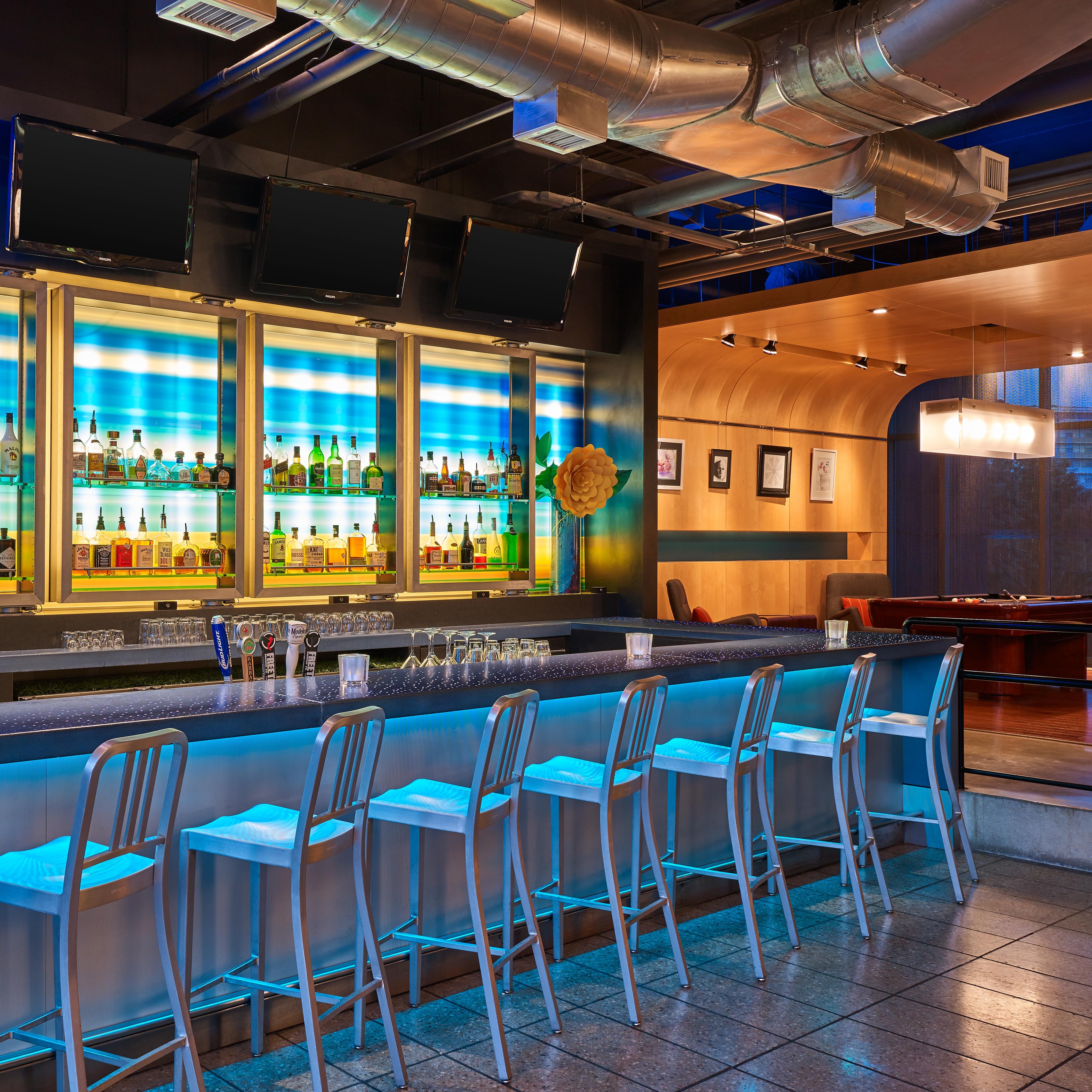 希少洋書101 Hotel Lobbies Bars & Restaurants dallf-bar-2636-sq.jpg