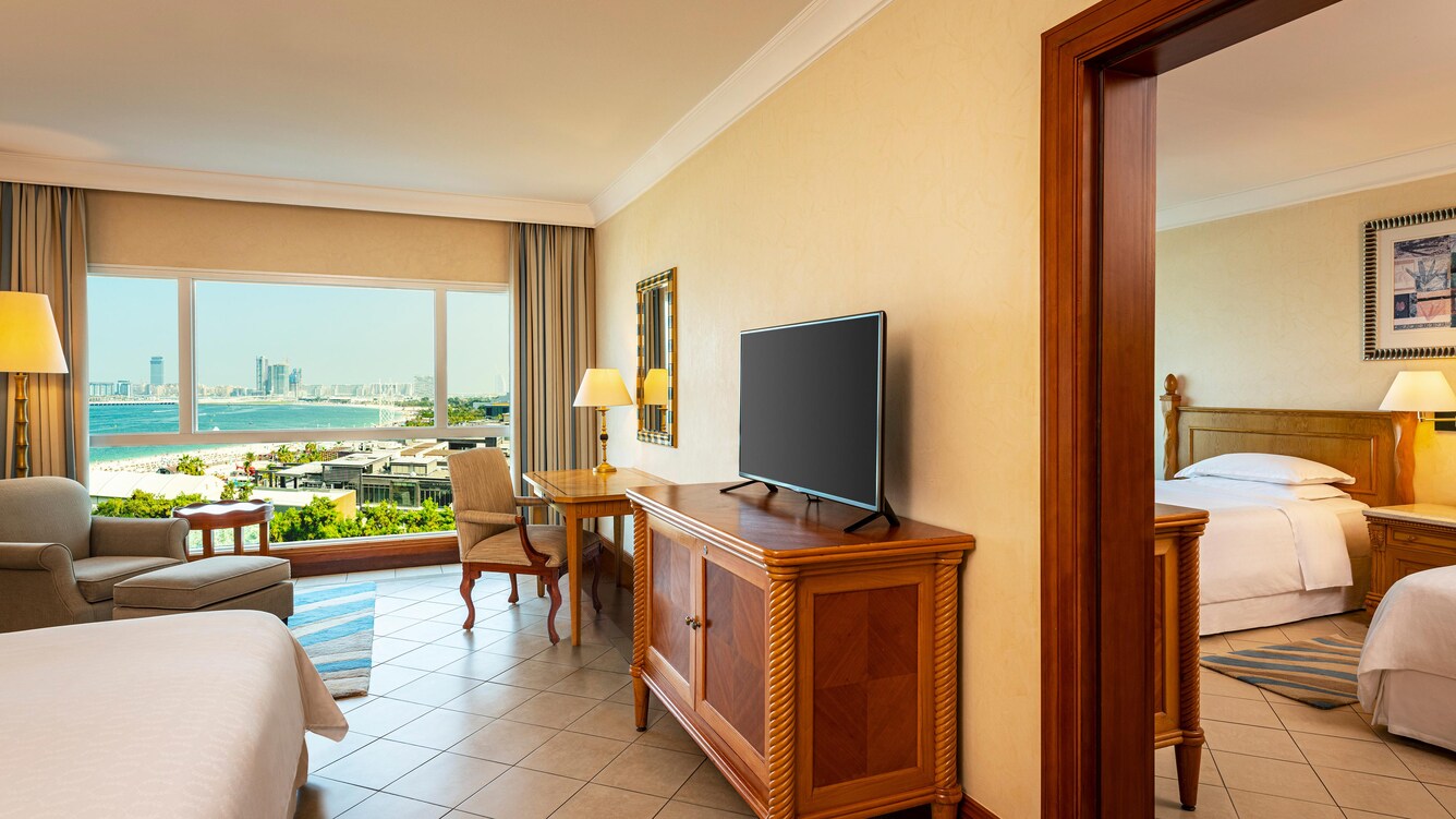 Family Room - Sea View