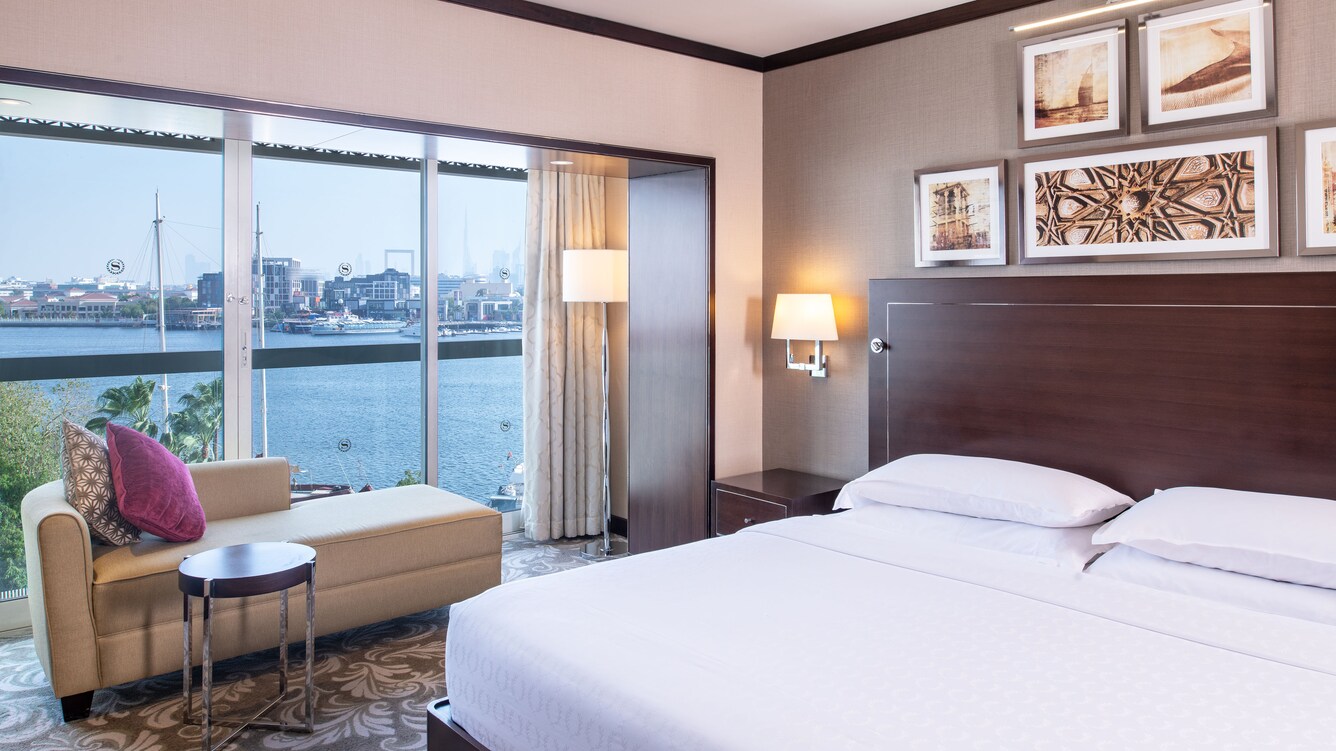 King Deluxe Guest Room - Creek View