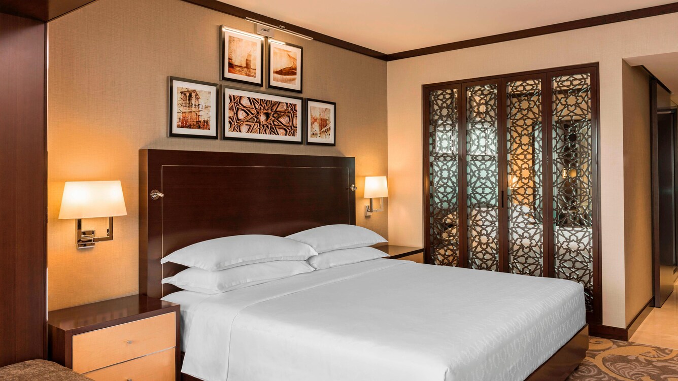 Classic City Room