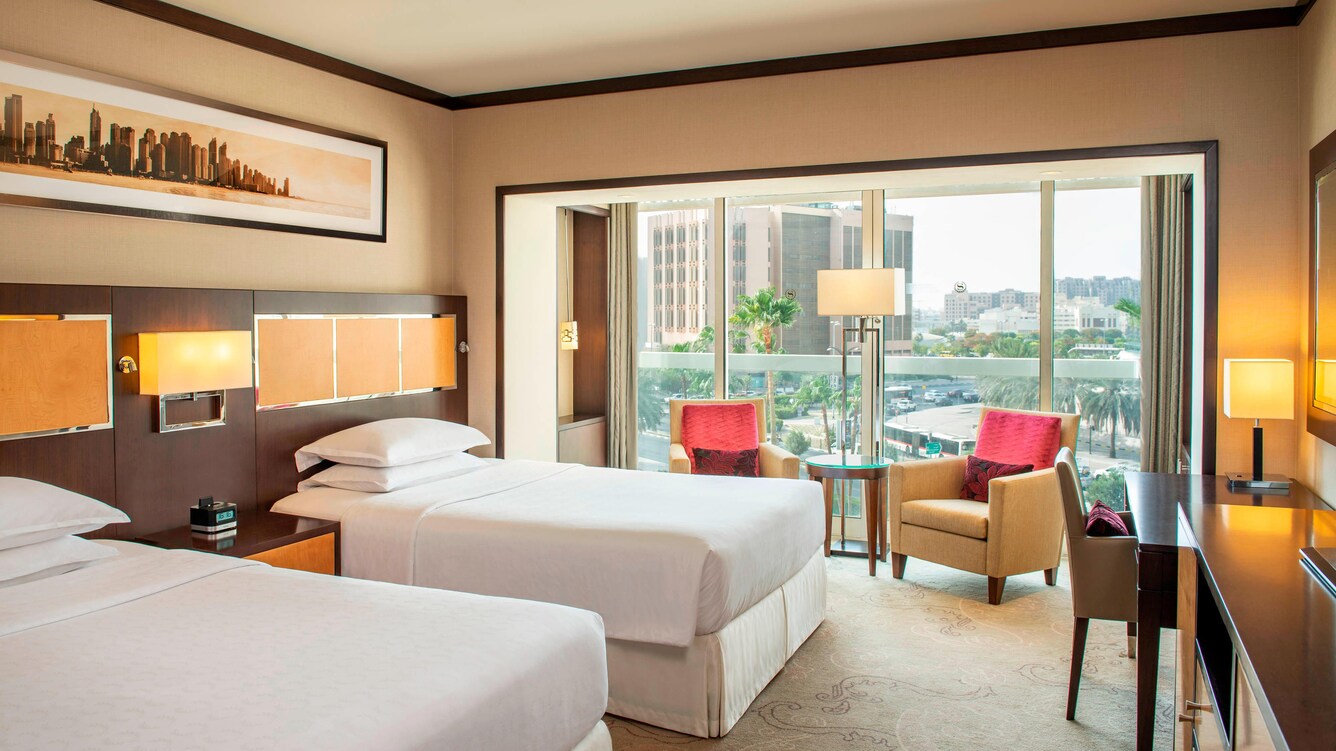 Twin/Twin Deluxe Guest Room - City View