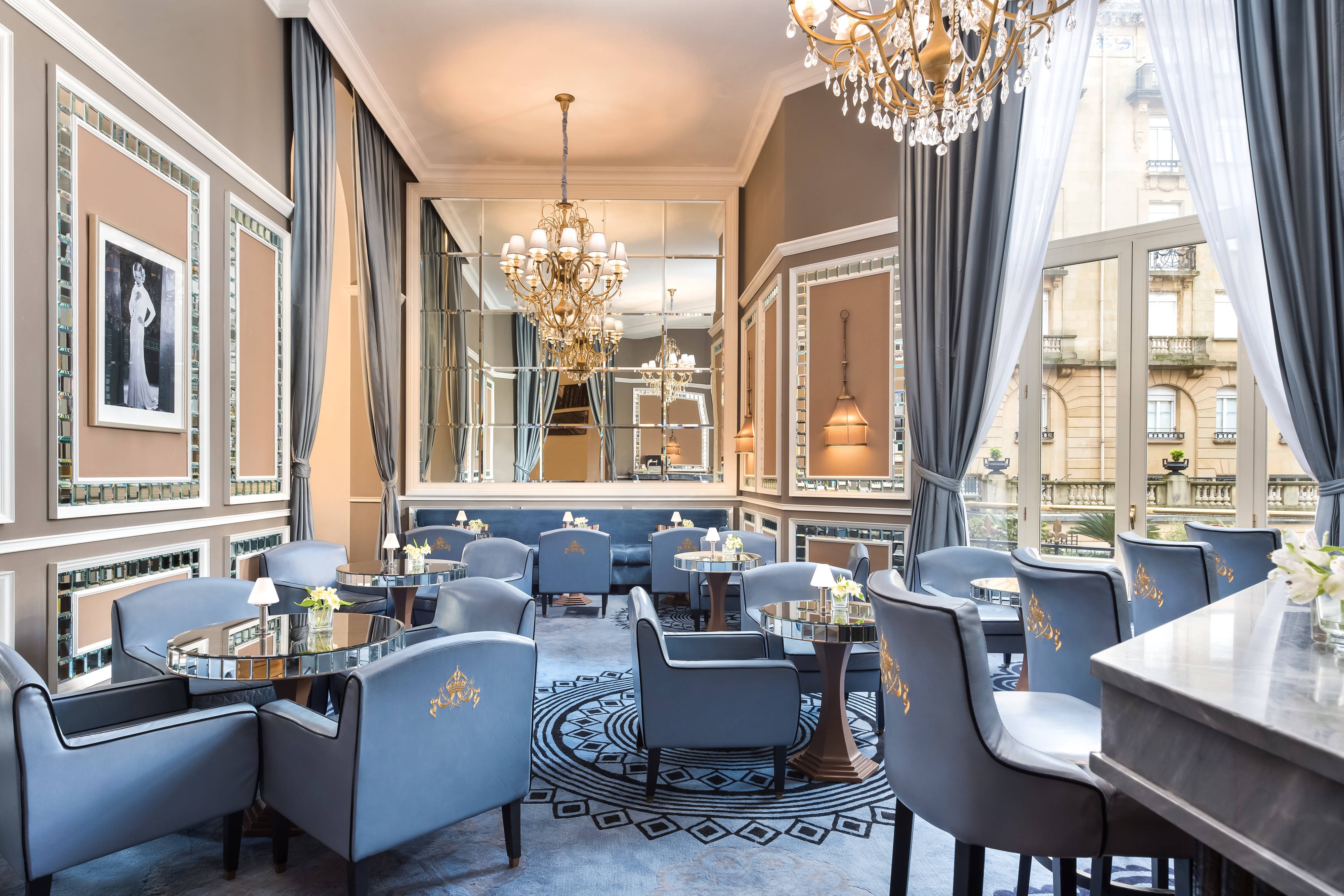 Bar and lounge seating area