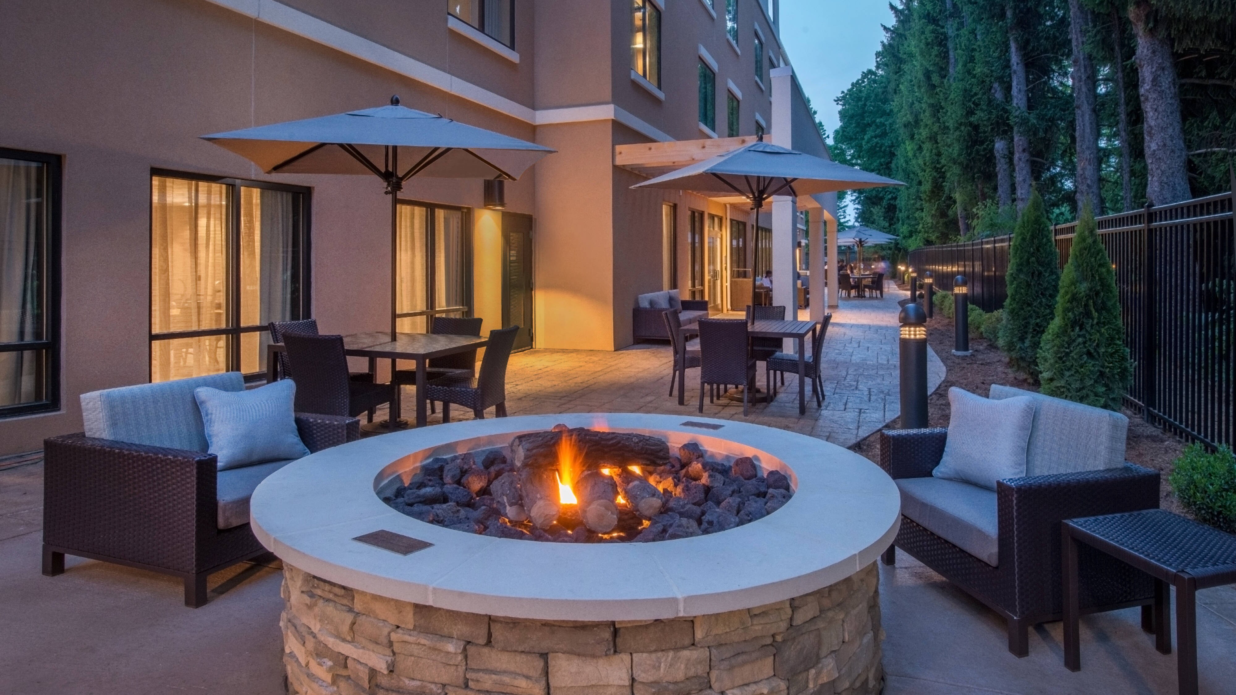 Outdoor firepit