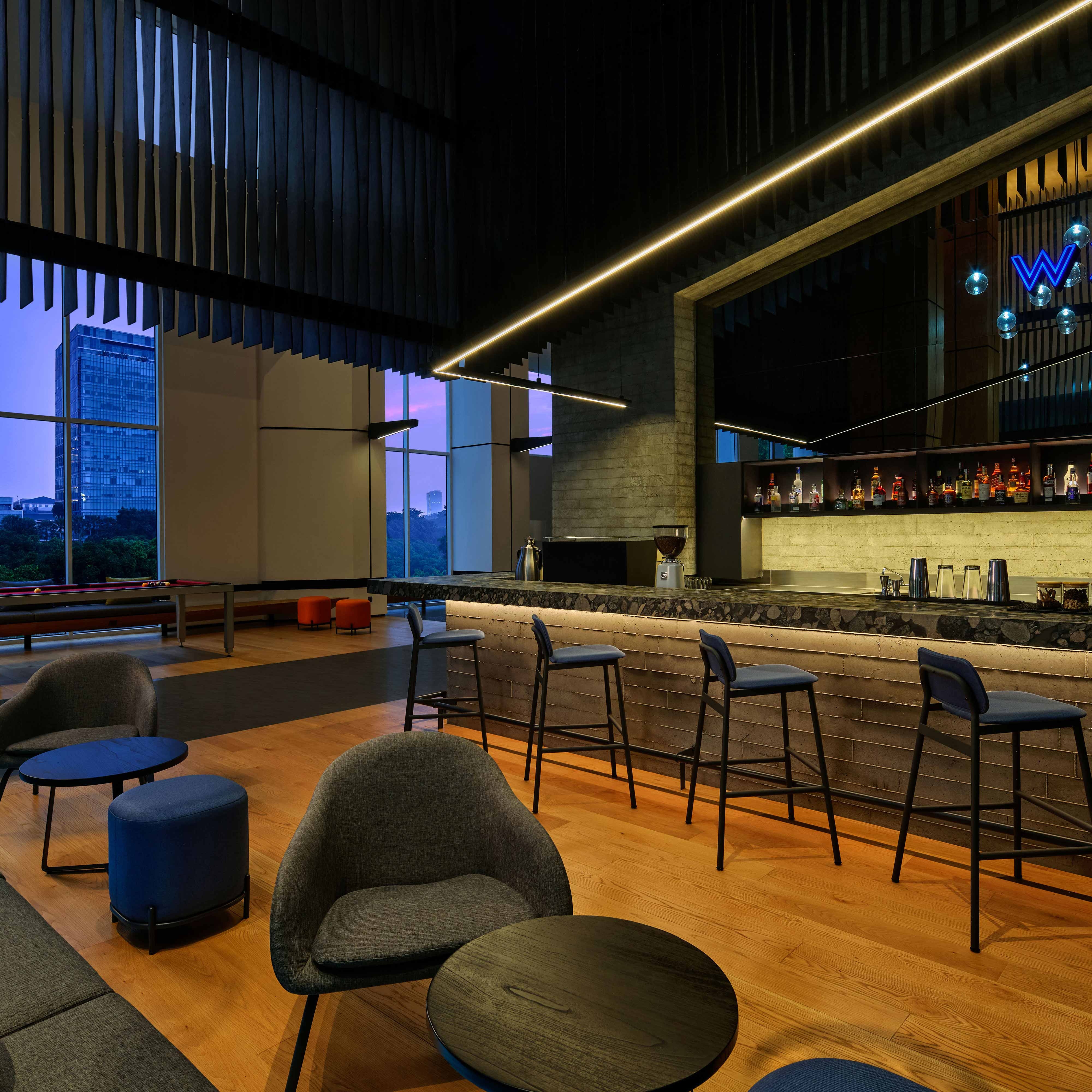 【上下セット】THE HOTEL LOBBY ARCHIVES W XYZ Bar in Kota Jakarta Selatan | Marriott Bonvoy