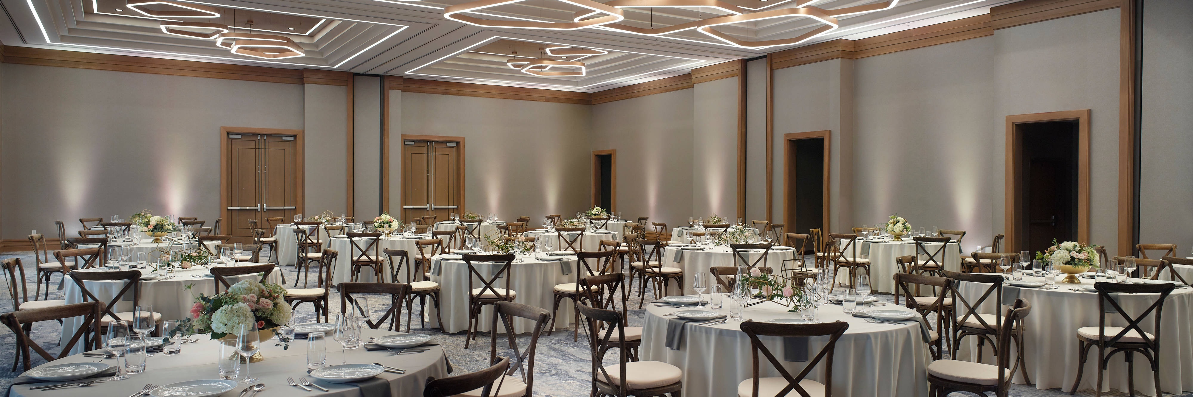 Ballroom wedding reception setup