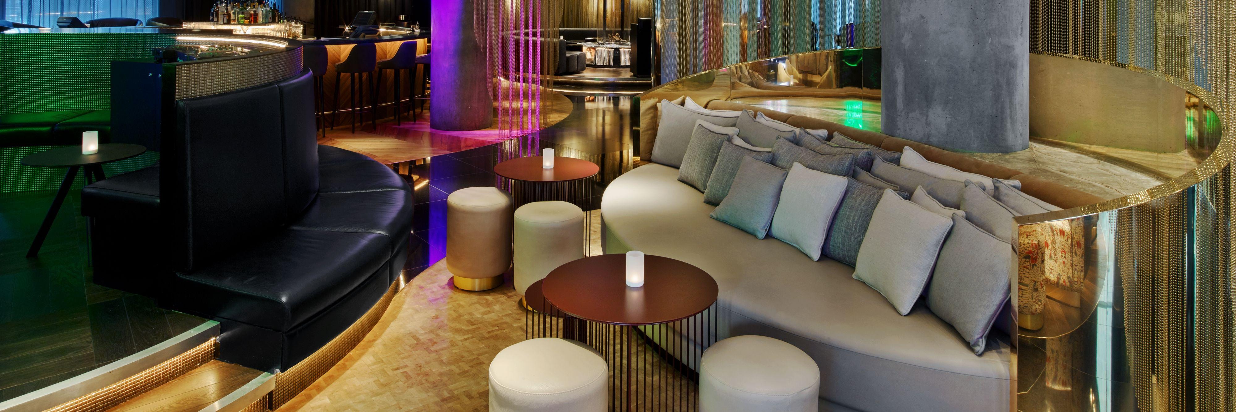 Casual Bar KINGDOM>