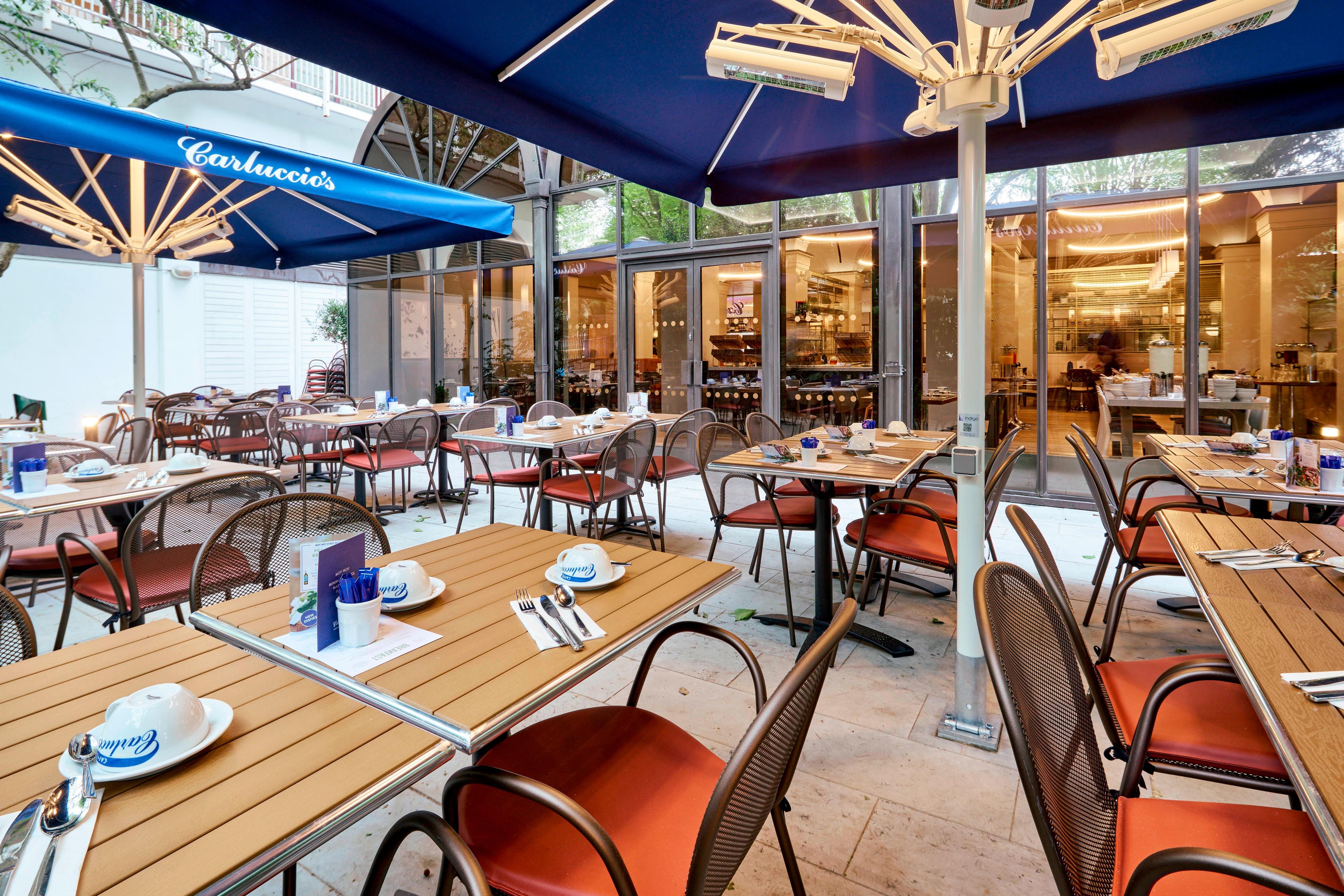 Restaurant outdoor terrace