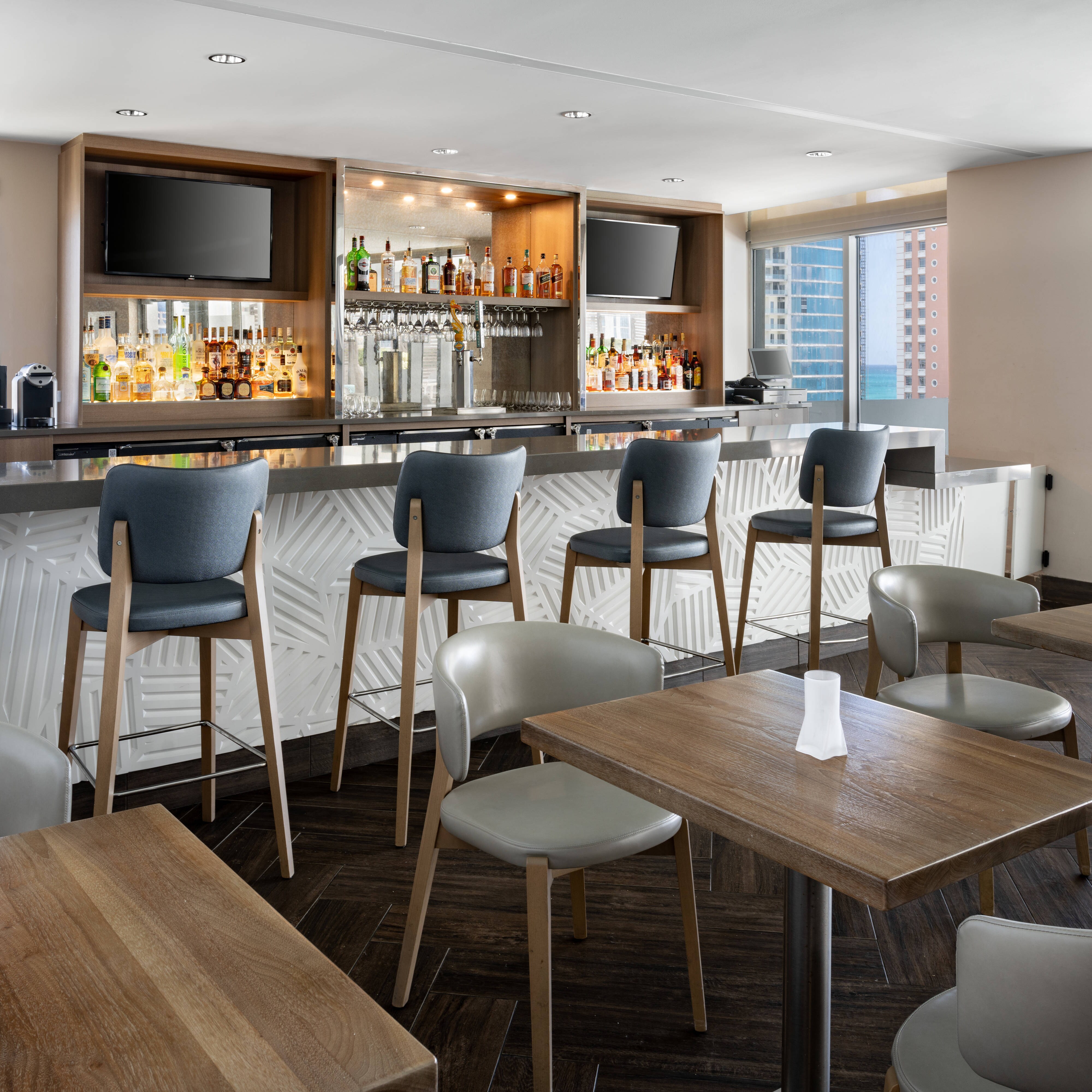 Ocean View on Nine | Sunny Isles Restaurant | Marriott Bonvoy